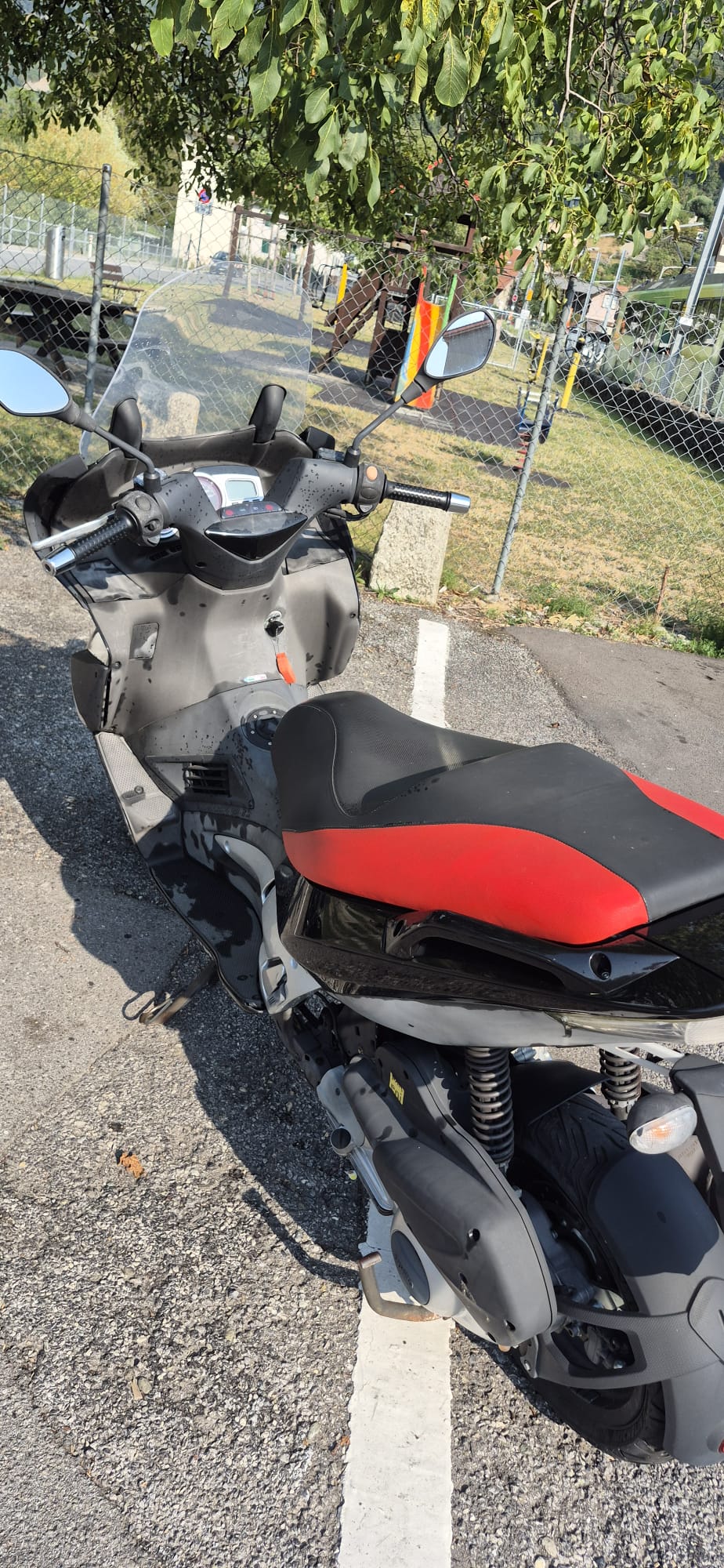 APRILIA SR Max 300 i.e-image-3
