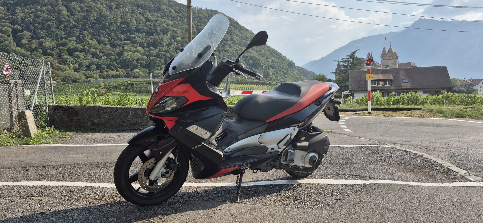 APRILIA SR Max 300 i.e-image-0