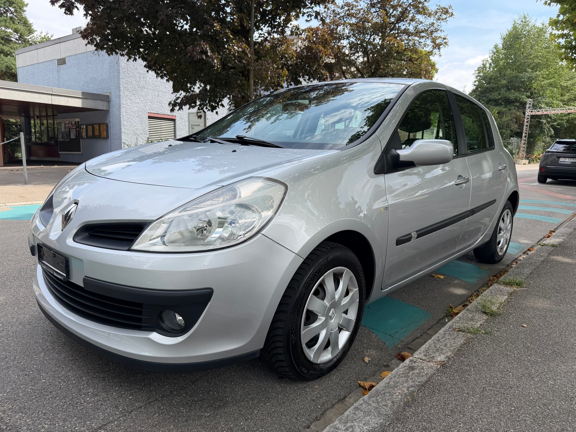 RENAULT Clio 1.2 16V Turbo Expression-showroom-element-1