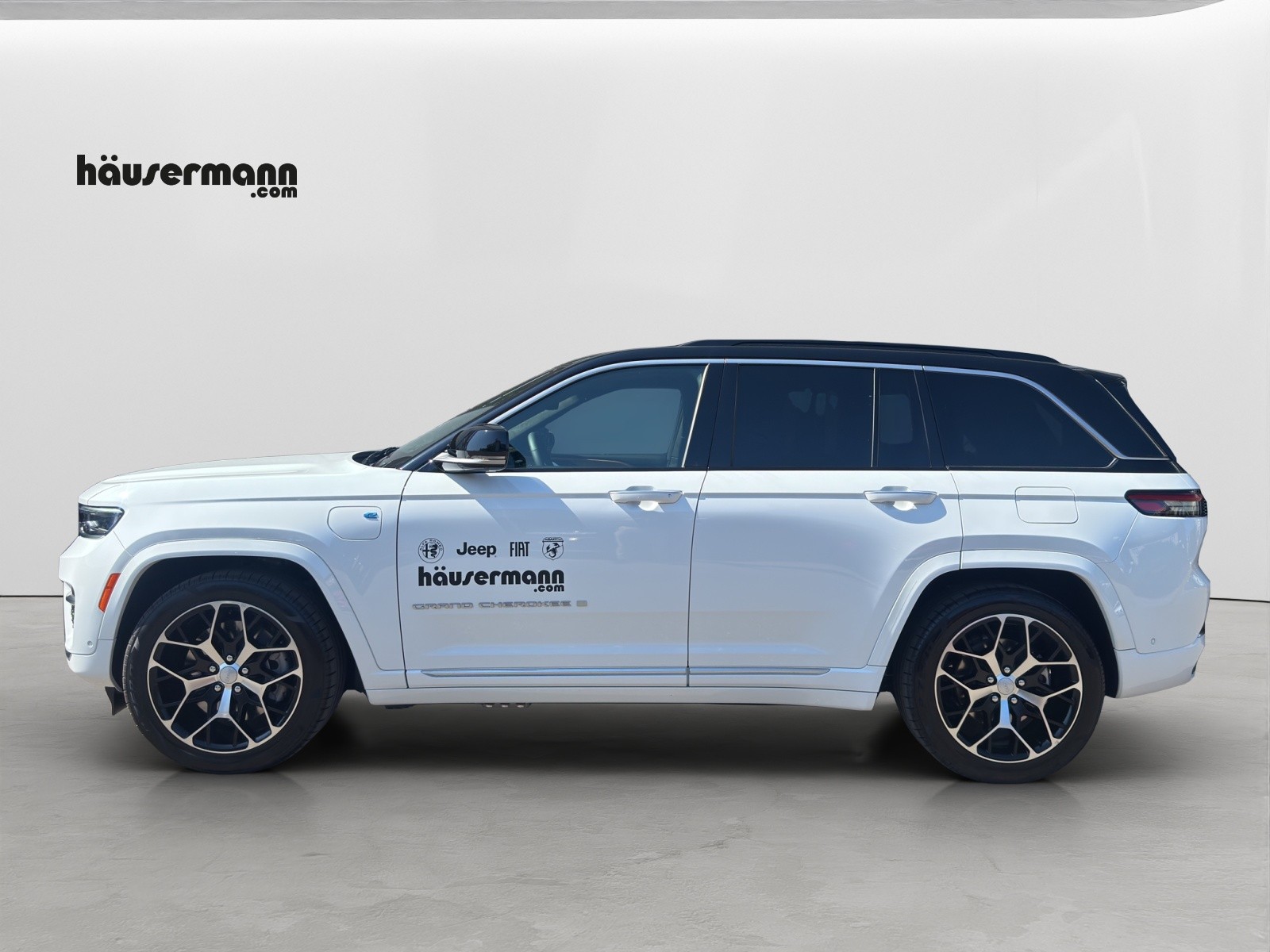 JEEP Grand Cherokee 2.0 Turbo Summit Reserve 4xe-showroom-element-2