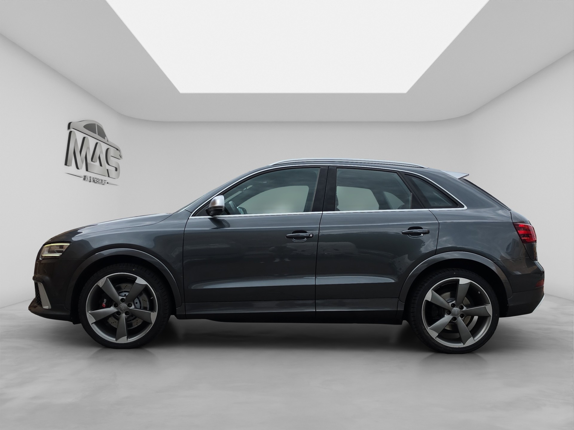 AUDI RS Q3 2.5 TFSI quattro S-tronic-showroom-element-2