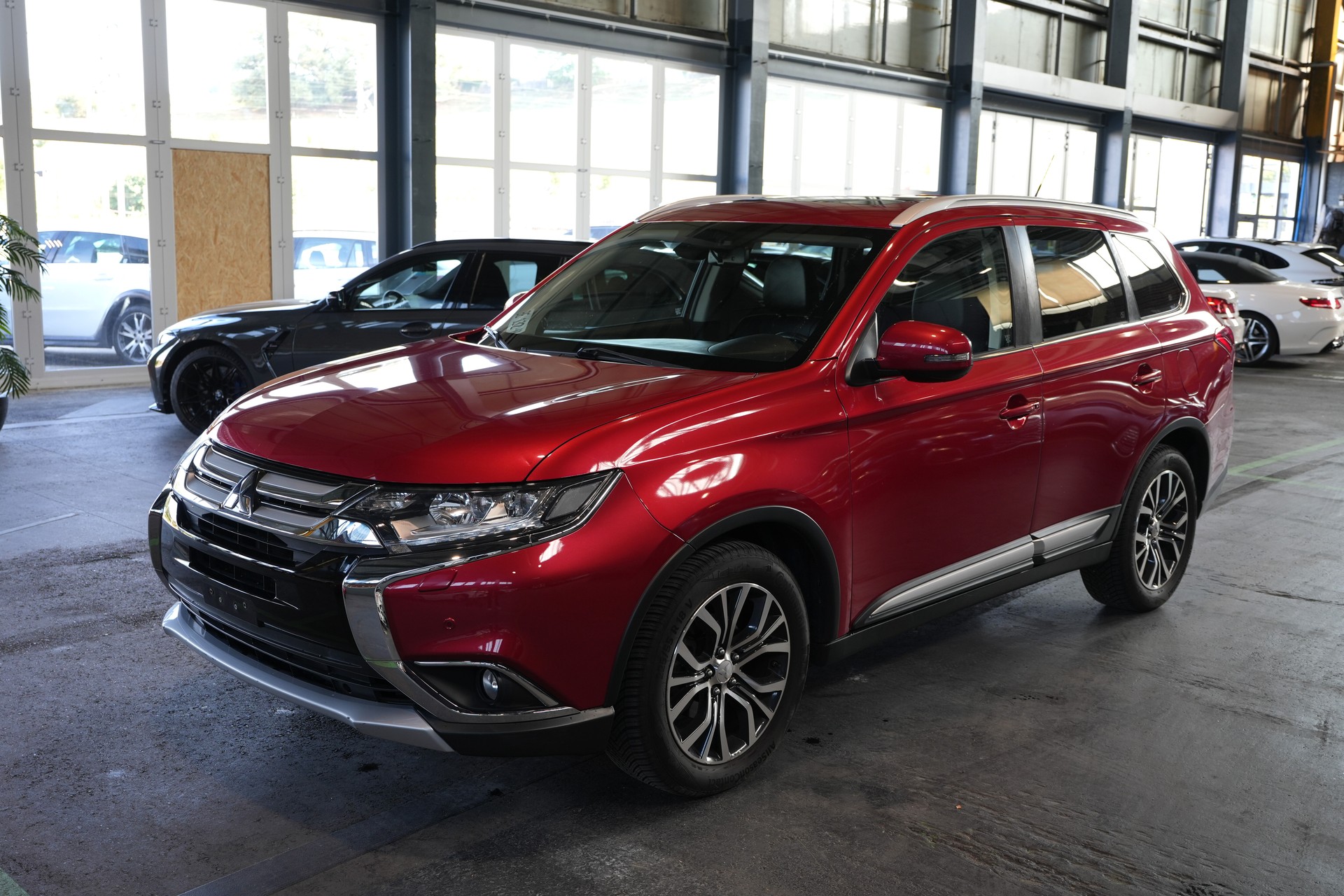 MITSUBISHI Outlander 2.0 Diamond 4WD CVT