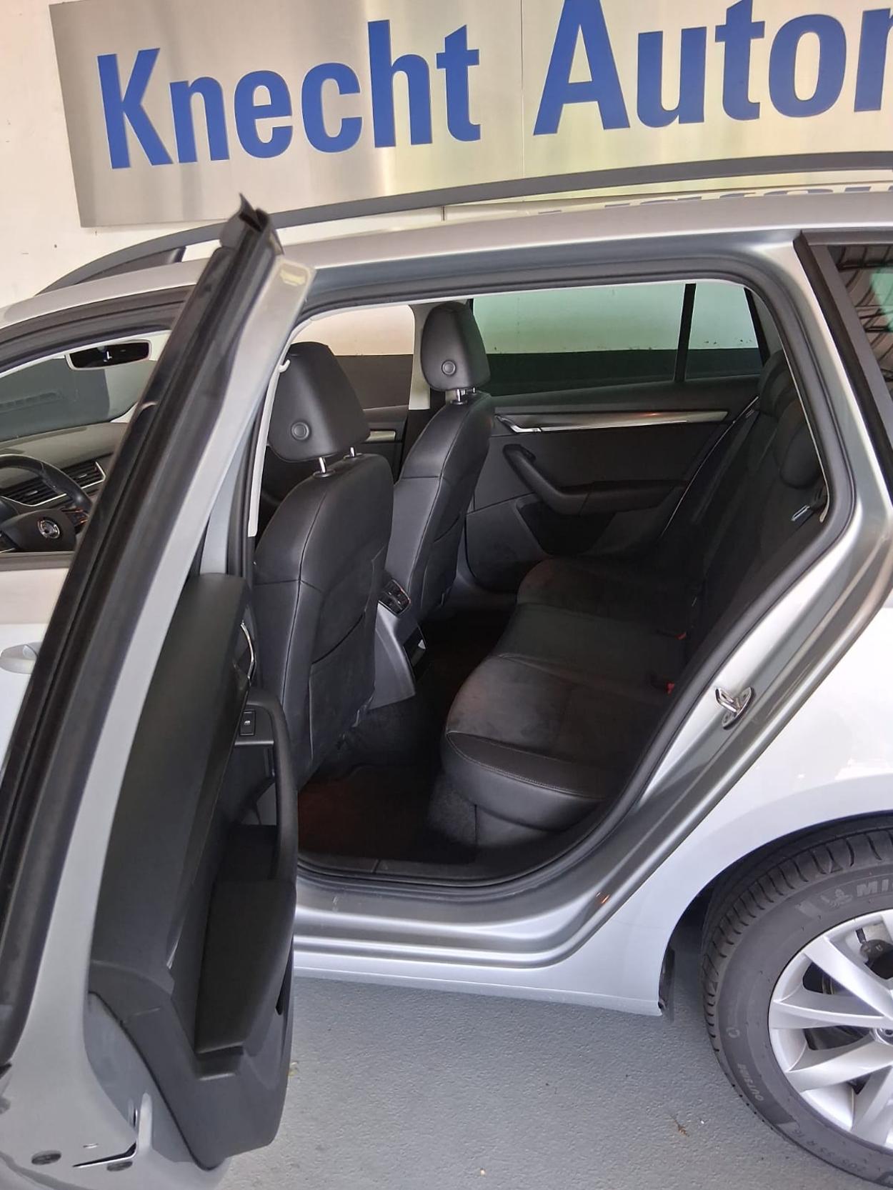 SKODA Octavia Combi 2.0 TDI 150 Style DSG-image-4