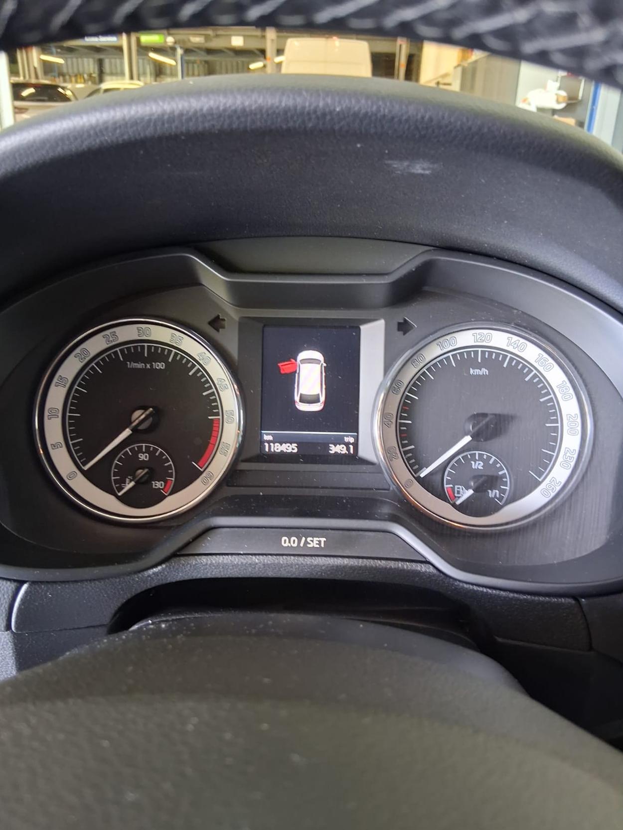SKODA Octavia Combi 2.0 TDI 150 Style DSG-image-7