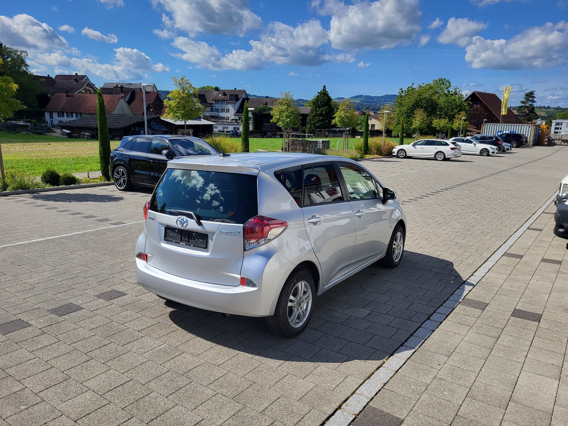 TOYOTA Verso-S 1.33 Linea Trend Multidrive S-image-1