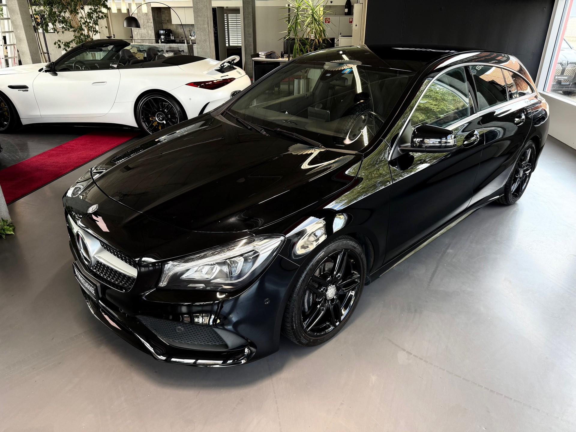 MERCEDES-BENZ CLA Shooting Br 200 d Swiss Star AMG Line 4M-showroom-element-2