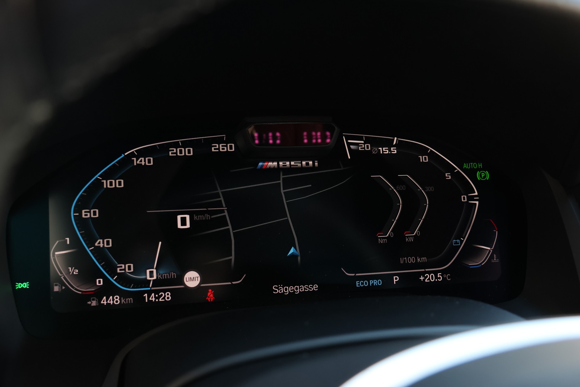BMW M850i xDrive Steptronic Individual (CH)-image-17