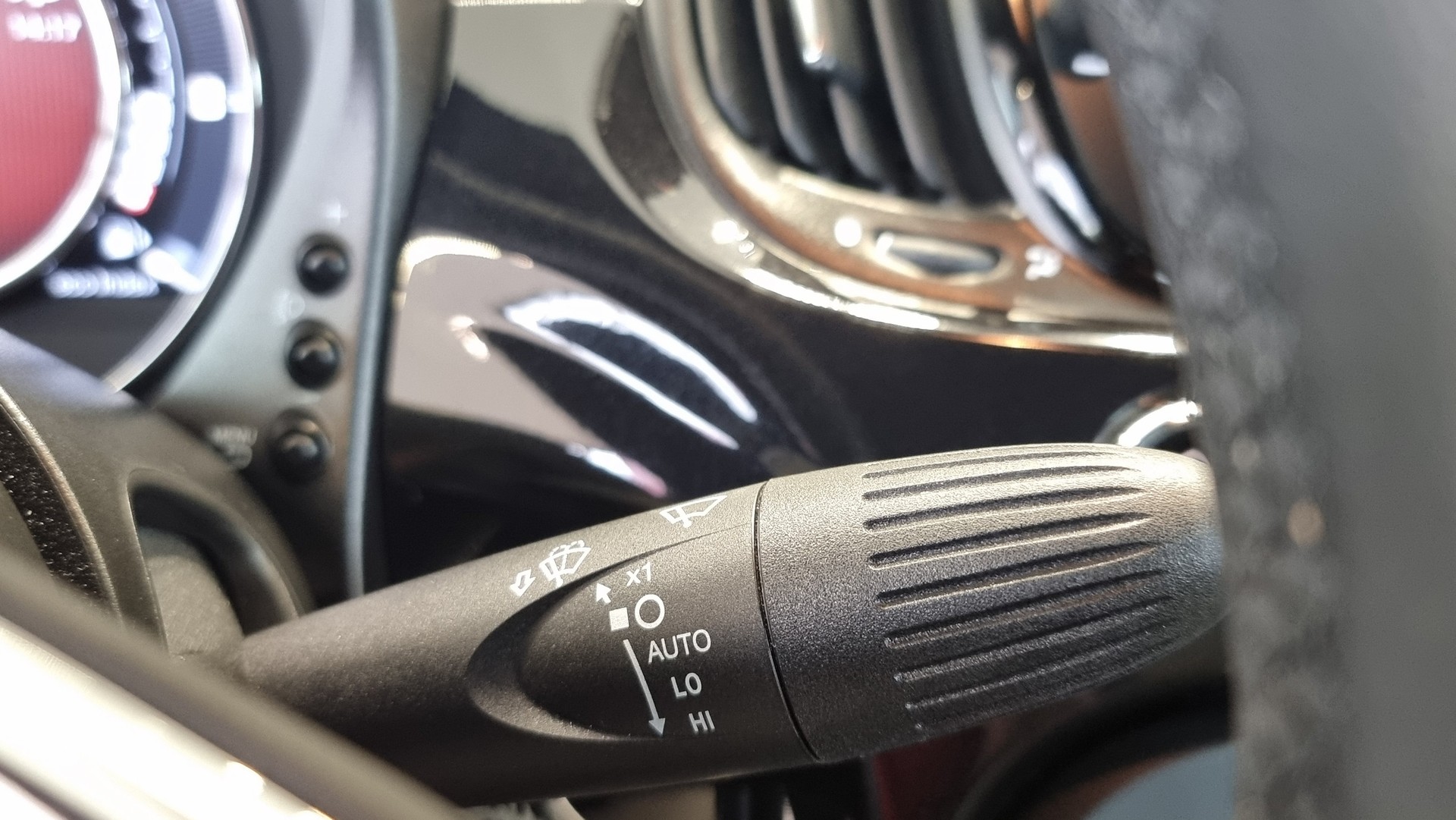 FIAT 500 C 1.0 Hybrid Dolcevita-image-11
