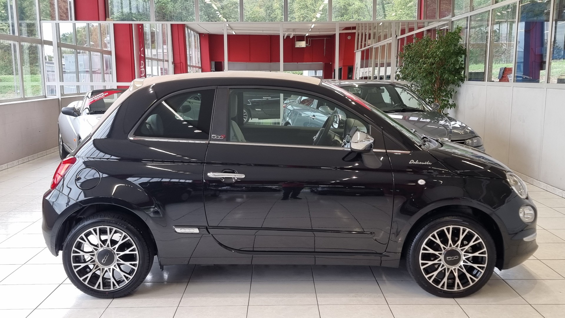 FIAT 500 C 1.0 Hybrid Dolcevita-image-4