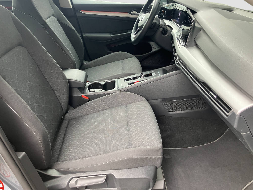 VW Golf VIII 1.0 TSI Life DSG-image-13