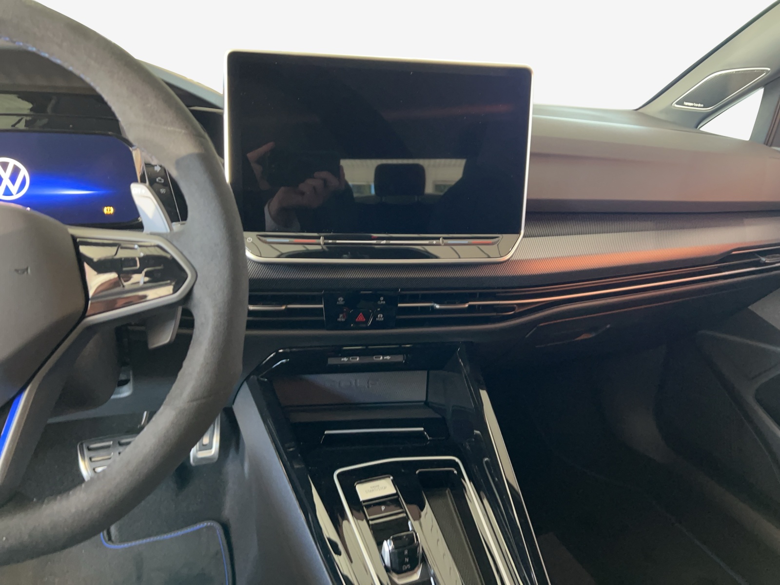 VW Golf 2.0 TSI R DSG 4 Motion-image-10