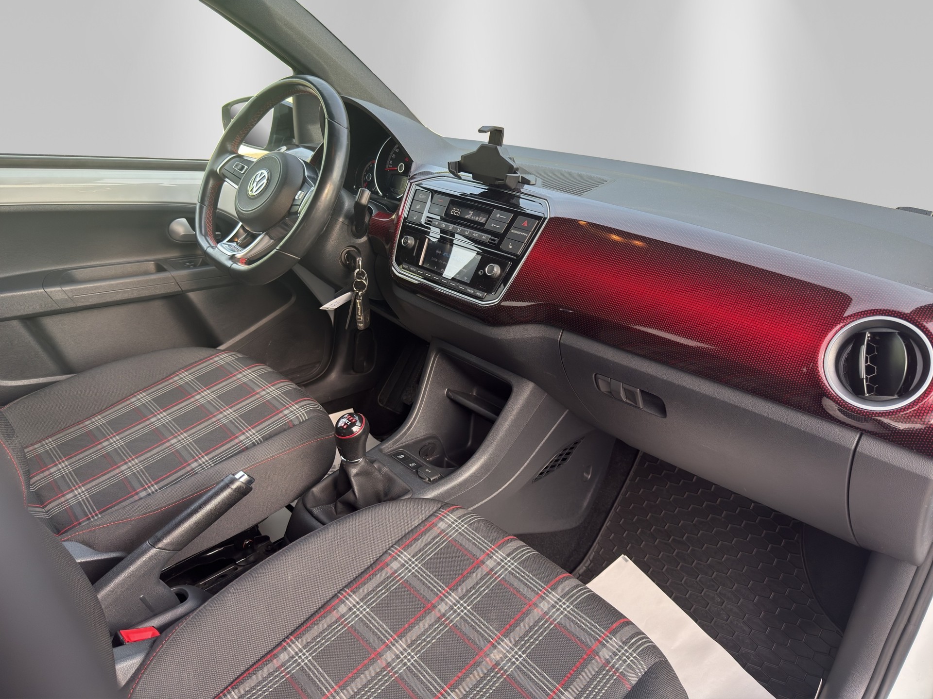 VW Up 1.0 TSI GTI-image-10
