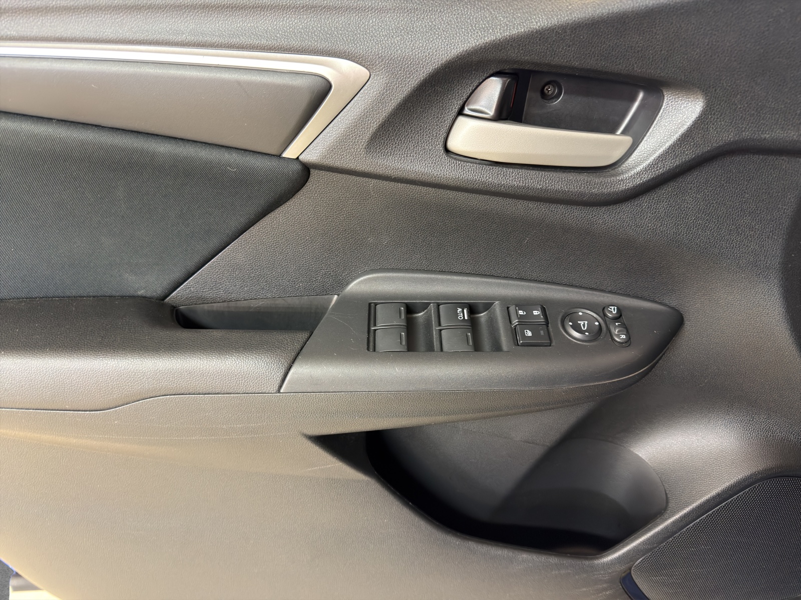 HONDA Jazz 1.3i-VTEC Elegance-image-8