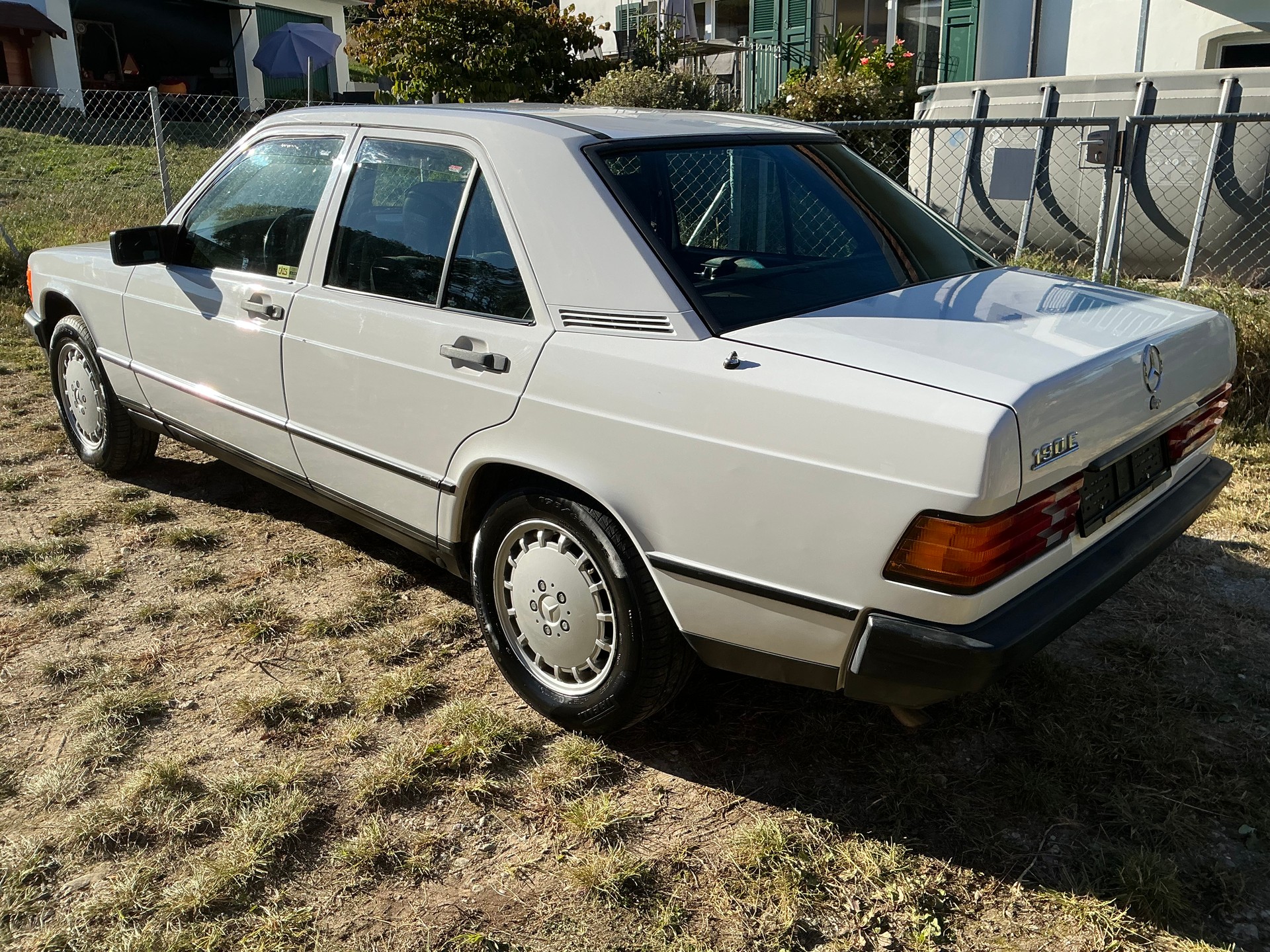 MERCEDES-BENZ 190 E 2.0-image-17
