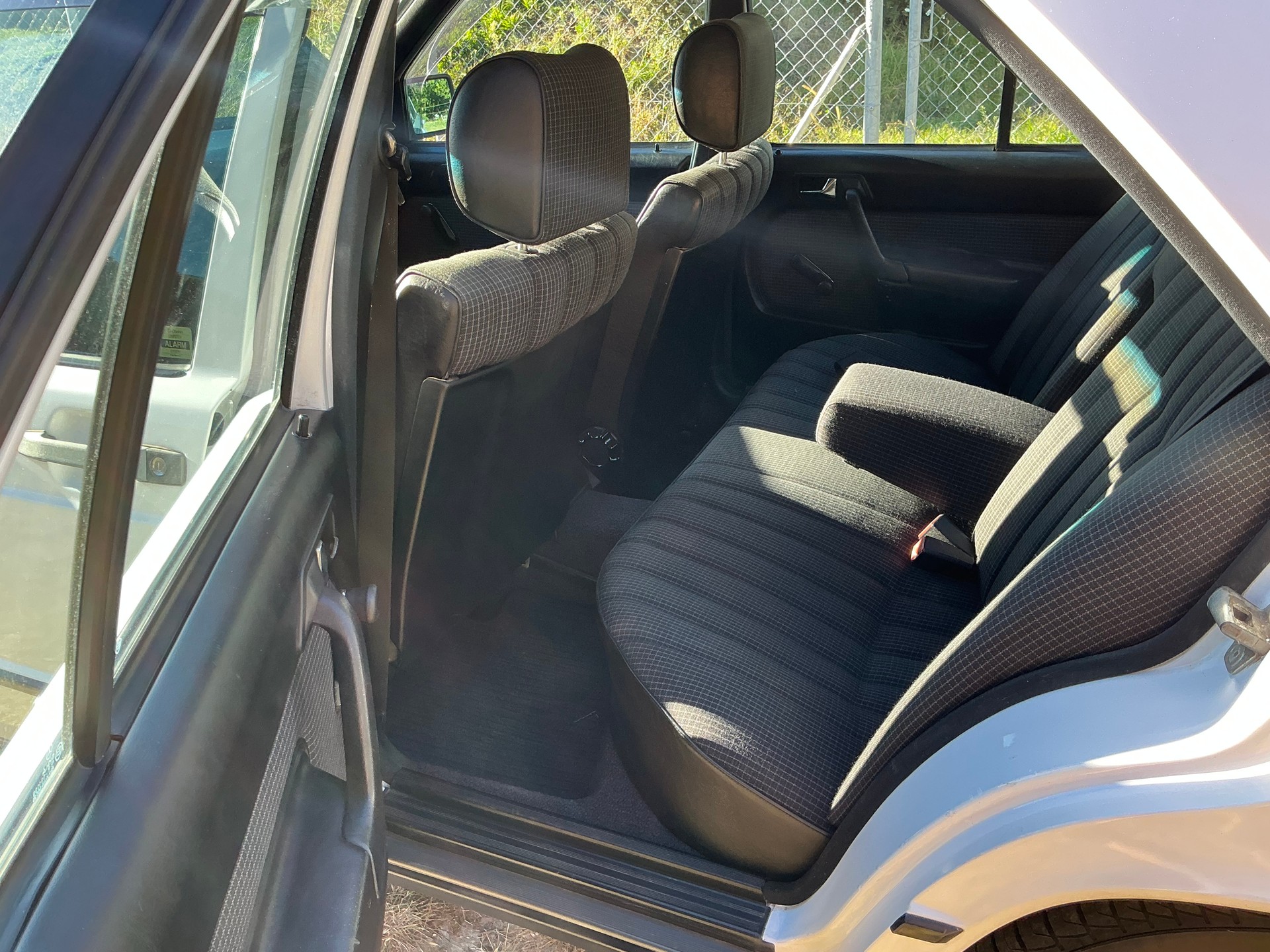 MERCEDES-BENZ 190 E 2.0-image-4