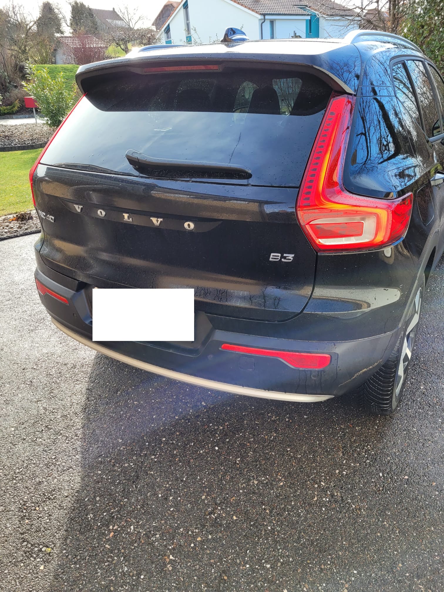 VOLVO XC40 B3 Benzin Mild Hybrid Core DCT-image-4