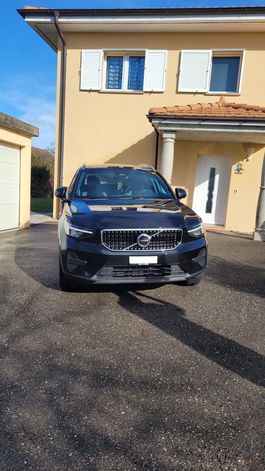 VOLVO XC40 B3 Benzin Mild Hybrid Core DCT-image-1