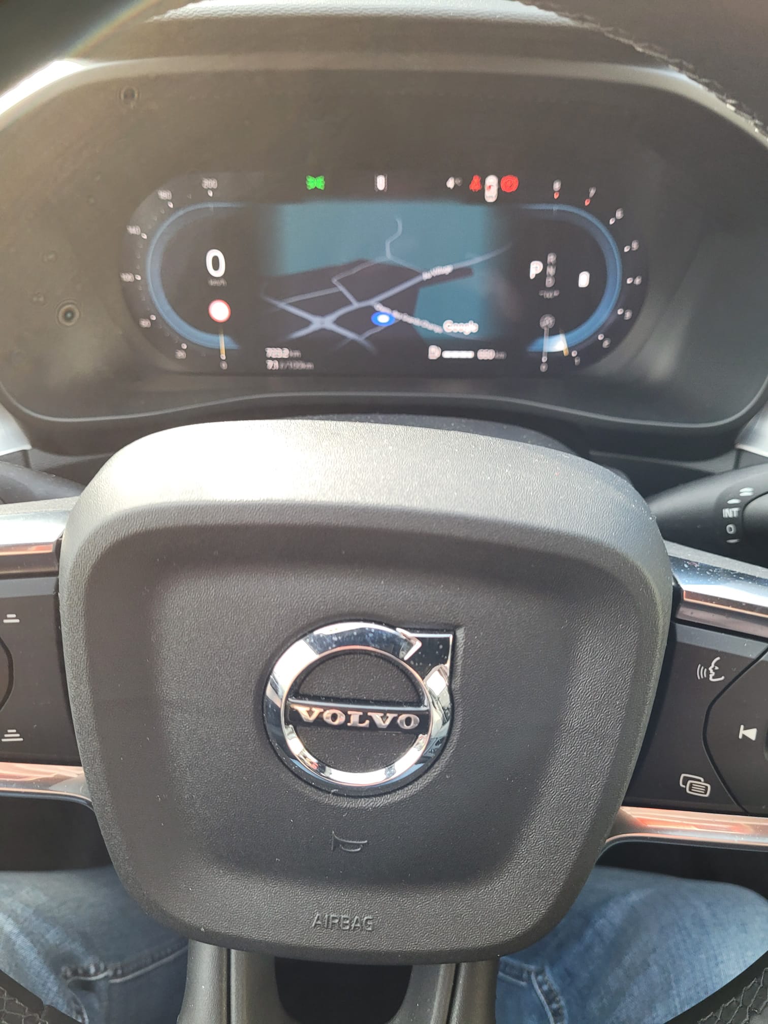 VOLVO XC40 B3 Benzin Mild Hybrid Core DCT-image-13