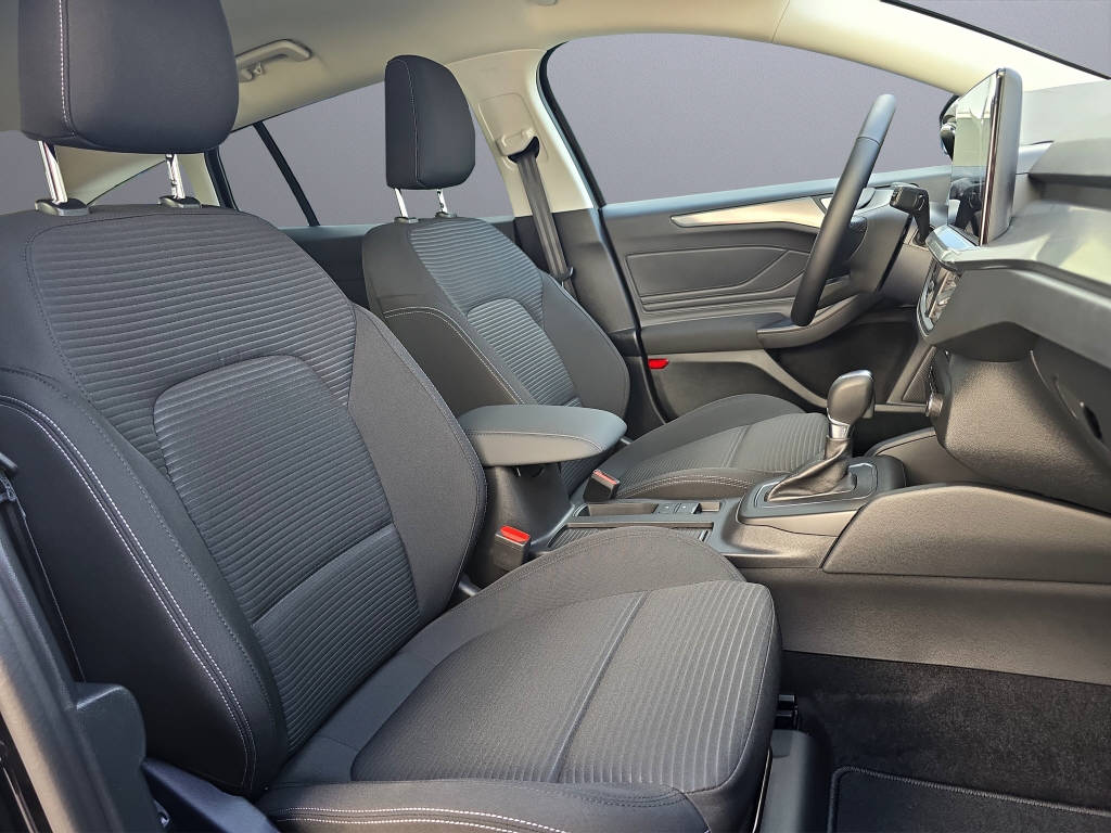 FORD Focus Station Wagon 1.0i EcoB Hybrid 155 Titanium-image-10