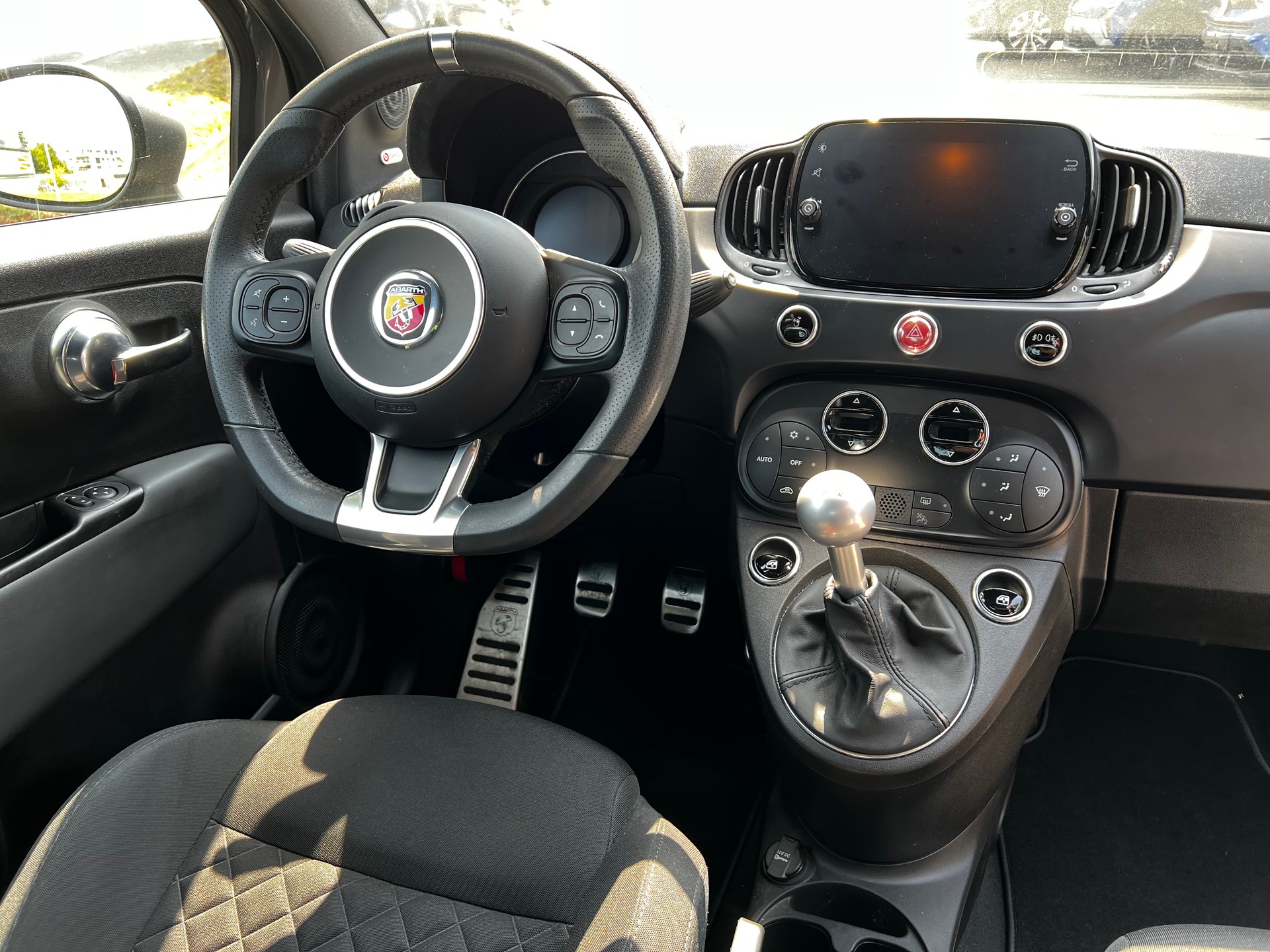 FIAT 595 Abarth 1.4 T-Jet 165 Premium-image-5