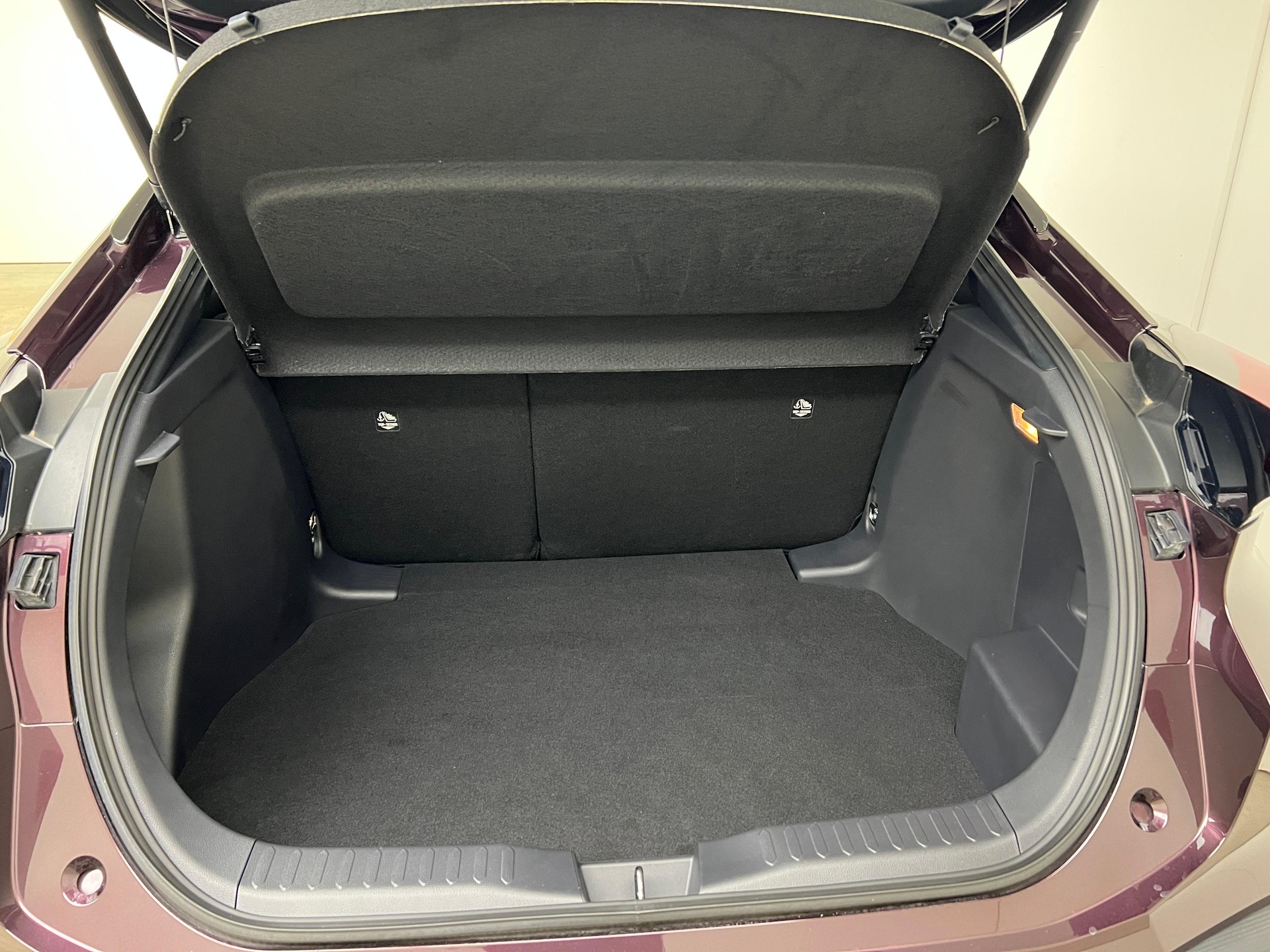 TOYOTA C-HR 2.0 HEV Trend 4x4 / Jetzt mit attraktivem 1.99% Leasing-image-5
