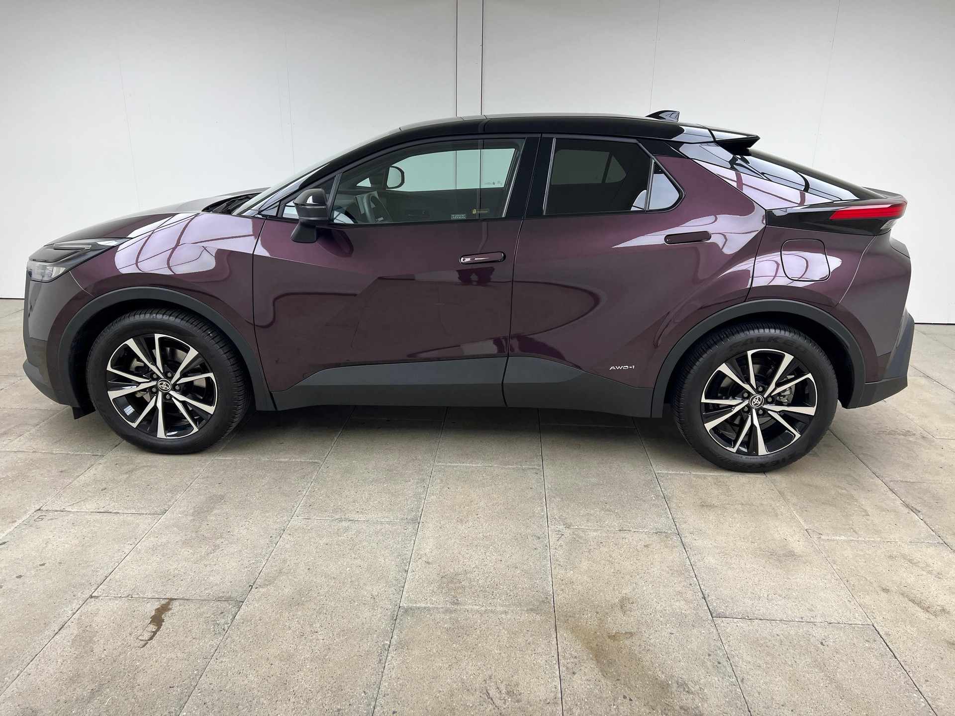 TOYOTA C-HR 2.0 HEV Trend 4x4 / Jetzt mit attraktivem 1.99% Leasing-showroom-element-2