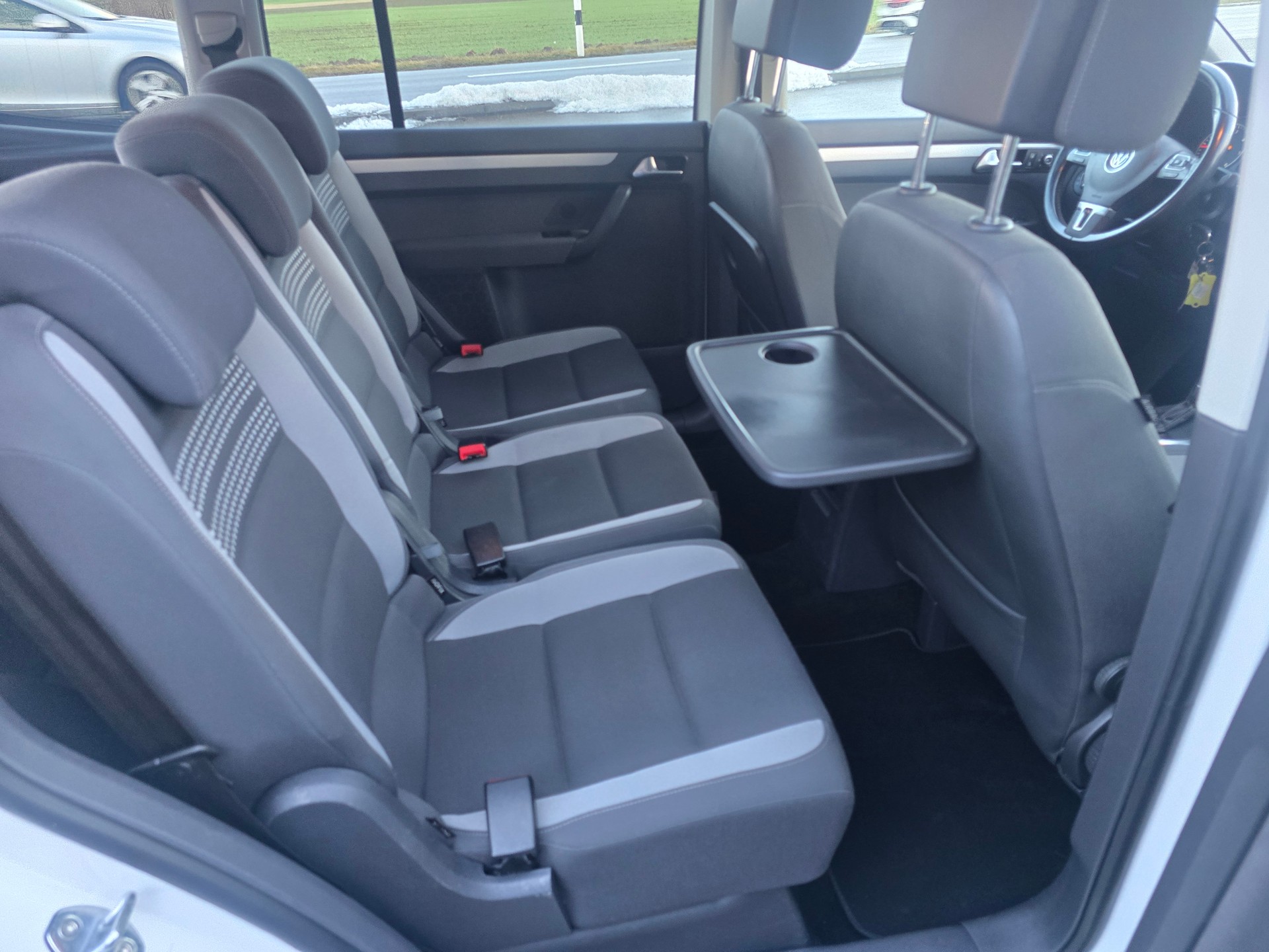 VW Touran 1.6 TDI BMT Comfortline DSG*TOP-ZUSTAND*Frisch ab Service*TOP Ausstattung*ZAHNRIEMEN FRISCH GEWCHSELT-image-9