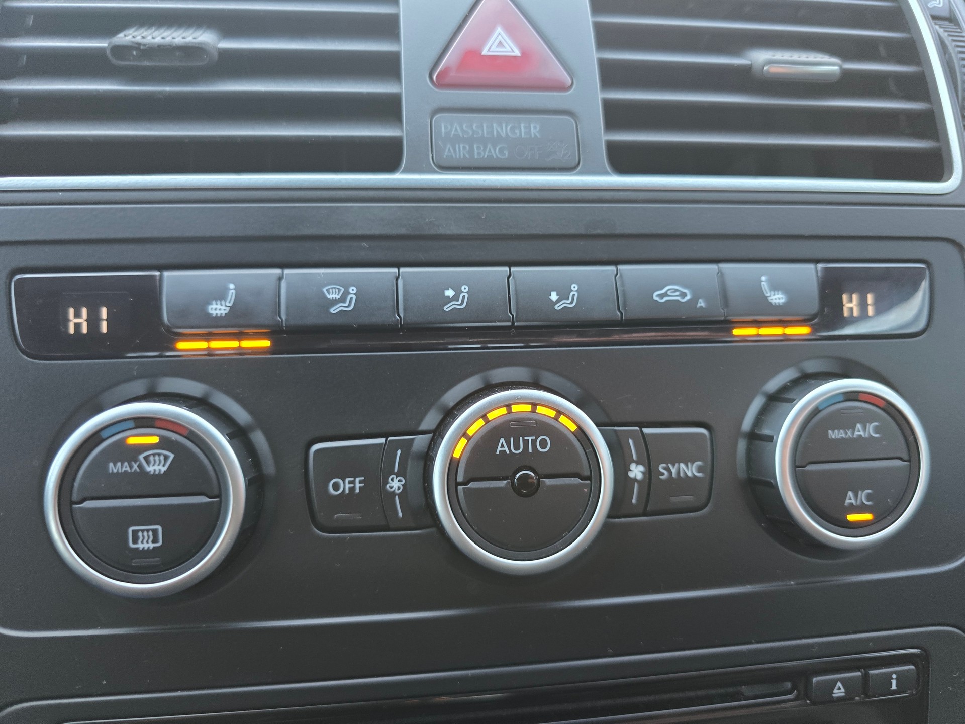 VW Touran 1.6 TDI BMT Comfortline DSG*TOP-ZUSTAND*Frisch ab Service*TOP Ausstattung*ZAHNRIEMEN FRISCH GEWCHSELT-image-15