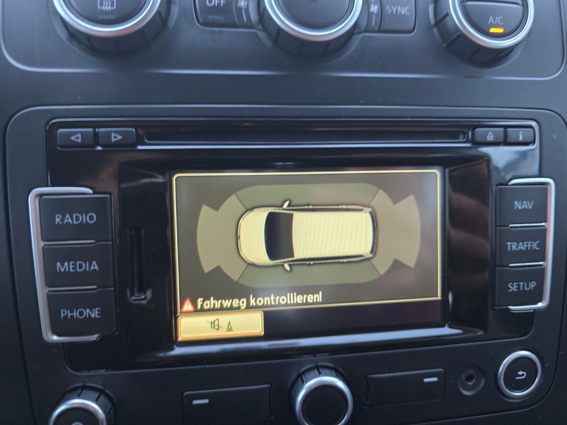 VW Touran 1.6 TDI BMT Comfortline DSG*TOP-ZUSTAND*Frisch ab Service*TOP Ausstattung*ZAHNRIEMEN FRISCH GEWCHSELT-image-14