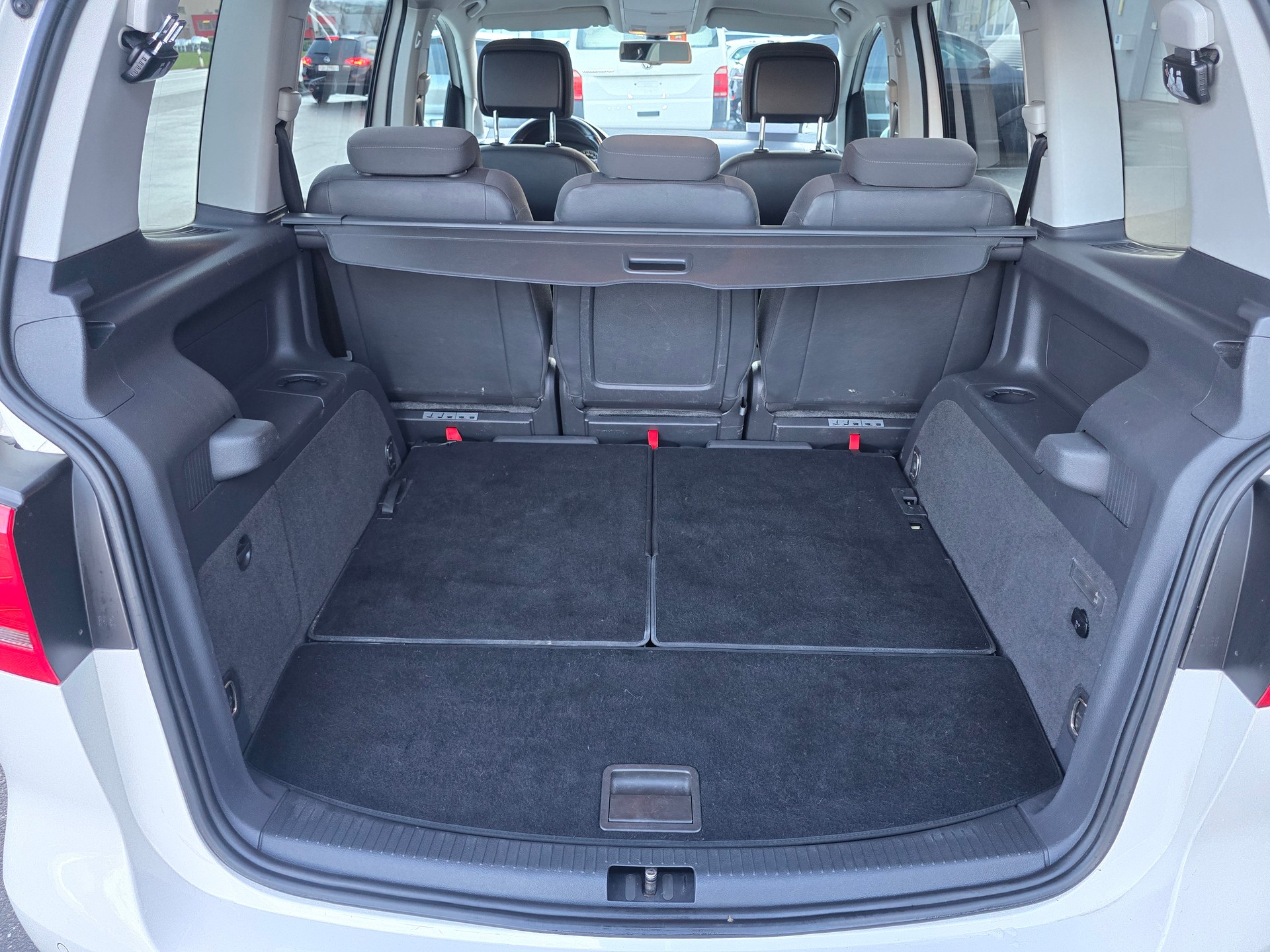 VW Touran 1.6 TDI BMT Comfortline DSG*TOP-ZUSTAND*Frisch ab Service*TOP Ausstattung*ZAHNRIEMEN FRISCH GEWCHSELT-image-12