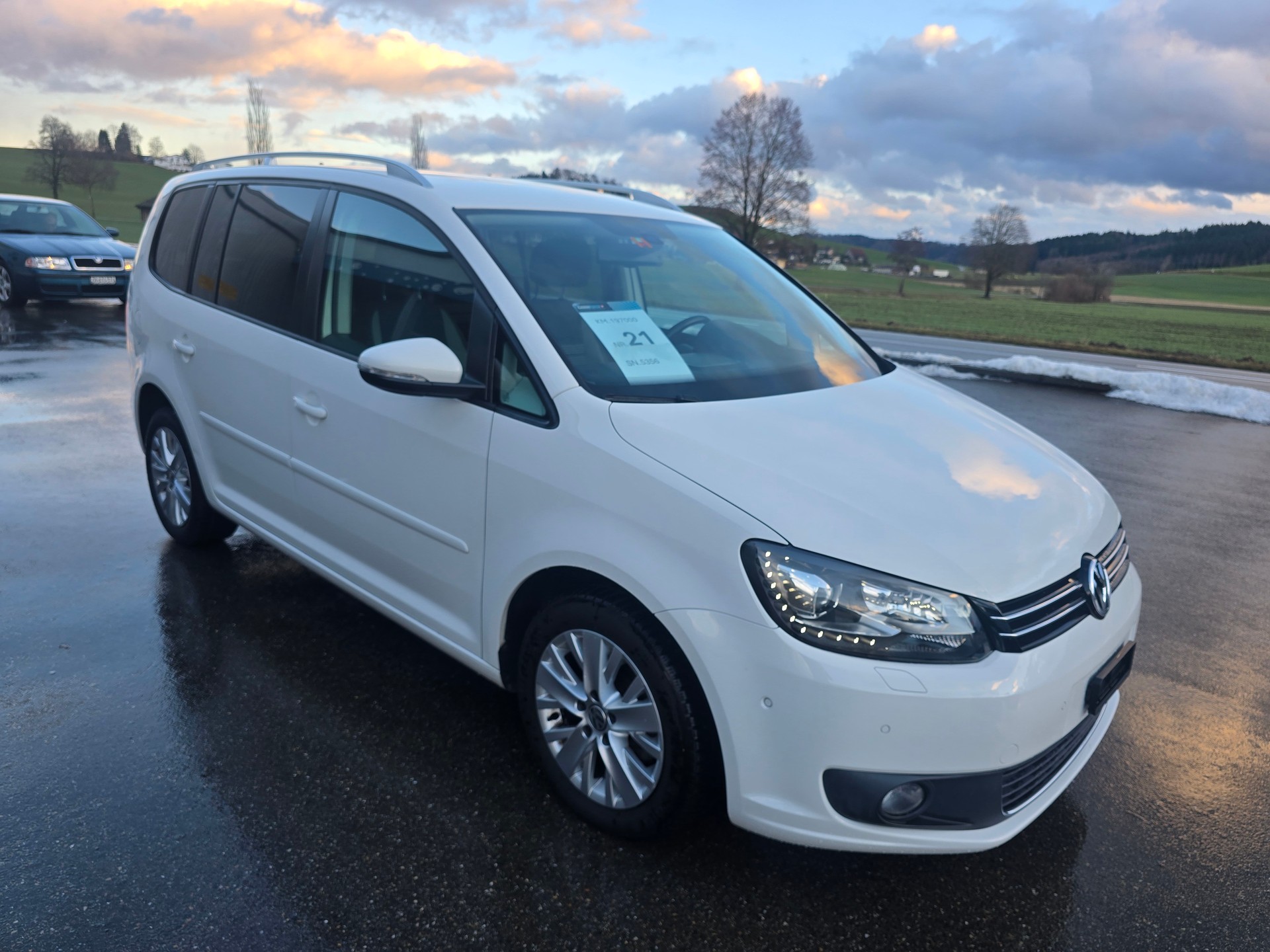 VW Touran 1.6 TDI BMT Comfortline DSG*TOP-ZUSTAND*Frisch ab Service*TOP Ausstattung*ZAHNRIEMEN FRISCH GEWCHSELT-image-4