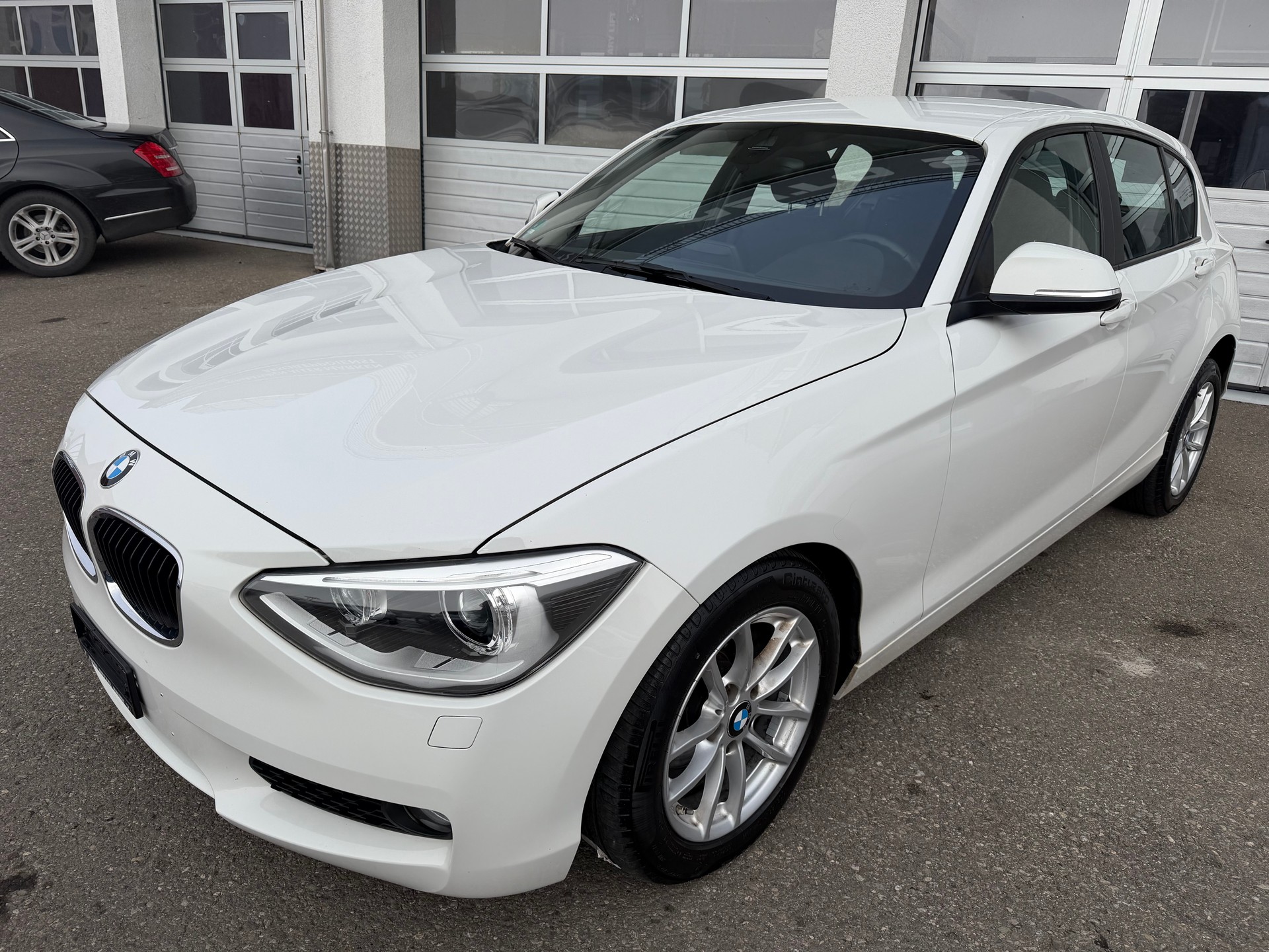 BMW 118d Steptronic-image-0