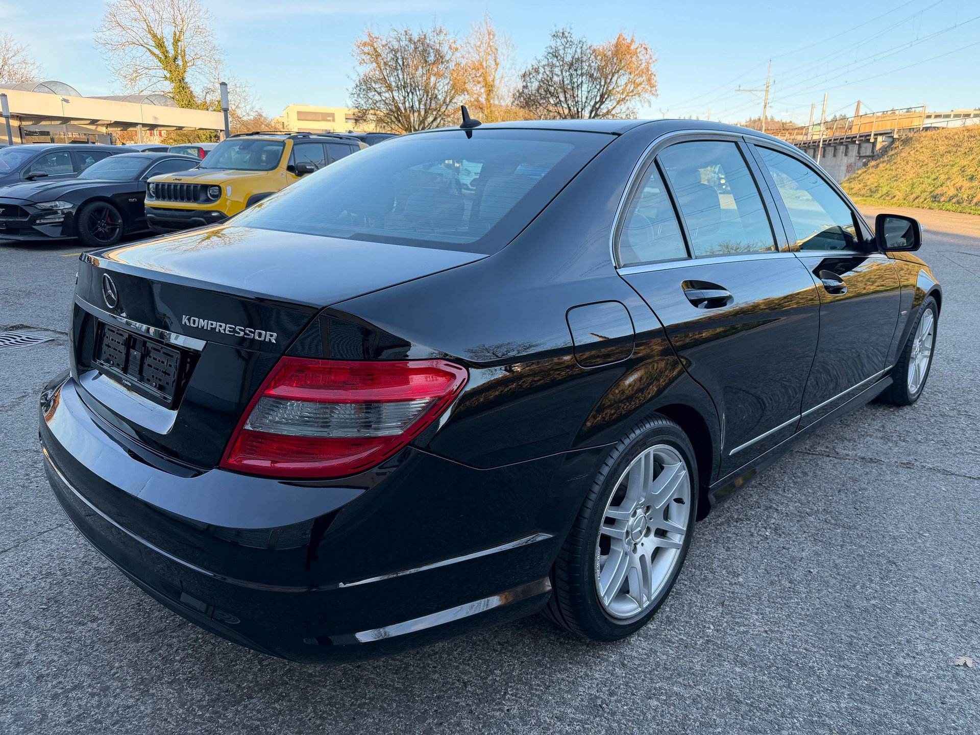 MERCEDES-BENZ C 180 Kompressor White Star Automatic-showroom-element-3