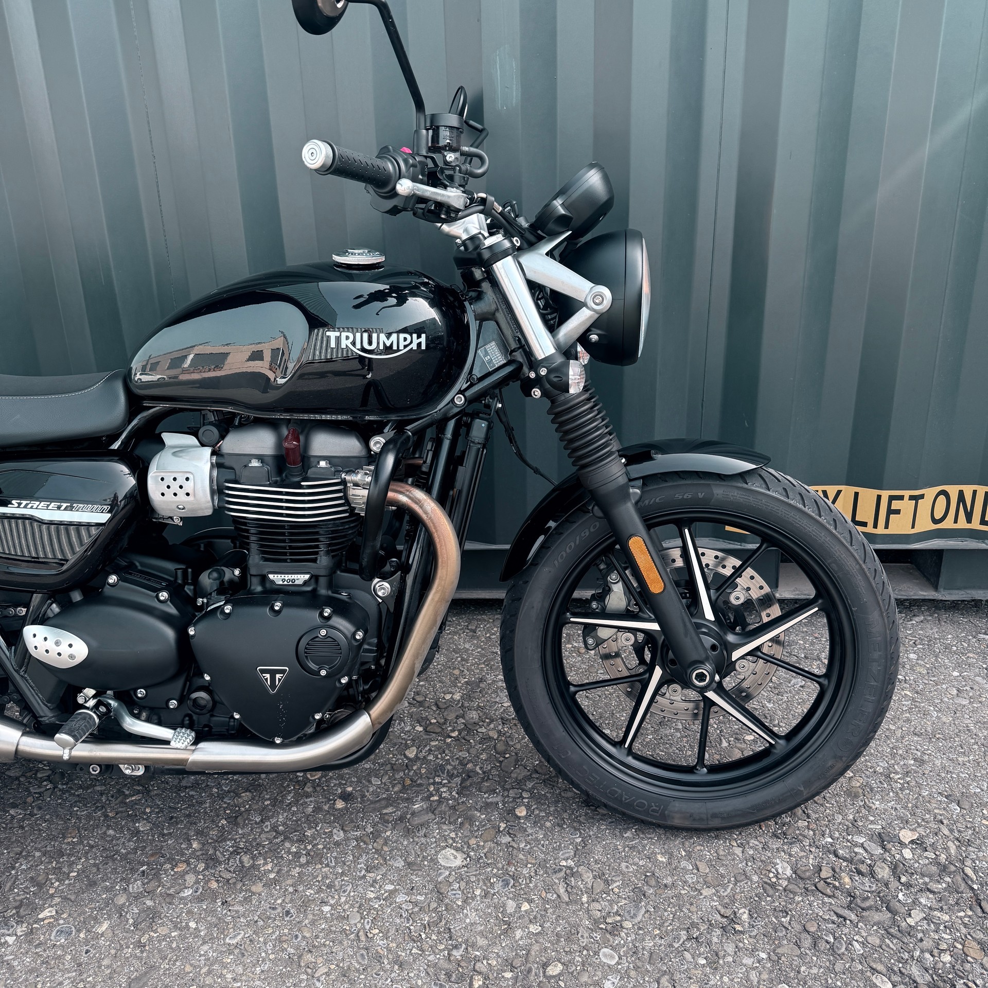 TRIUMPH Street Twin 900 i (35kW)-image-4