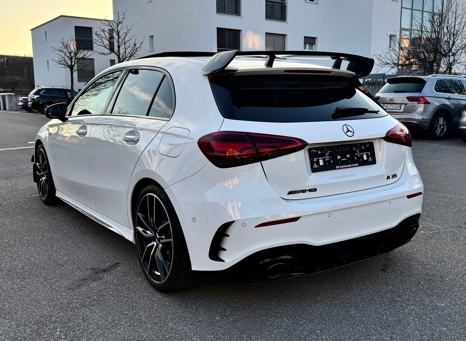 MERCEDES-BENZ A AMG 35 4MATIC 8G-DCT*EL. PANORAMA-GLASSCHIEBEDACH-showroom-element-3