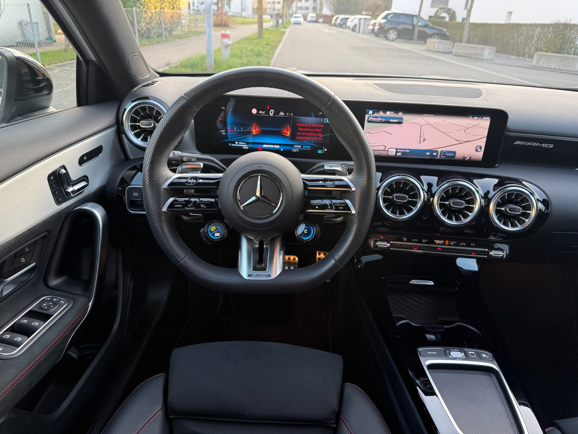 MERCEDES-BENZ A AMG 35 4MATIC 8G-DCT*EL. PANORAMA-GLASSCHIEBEDACH-image-10