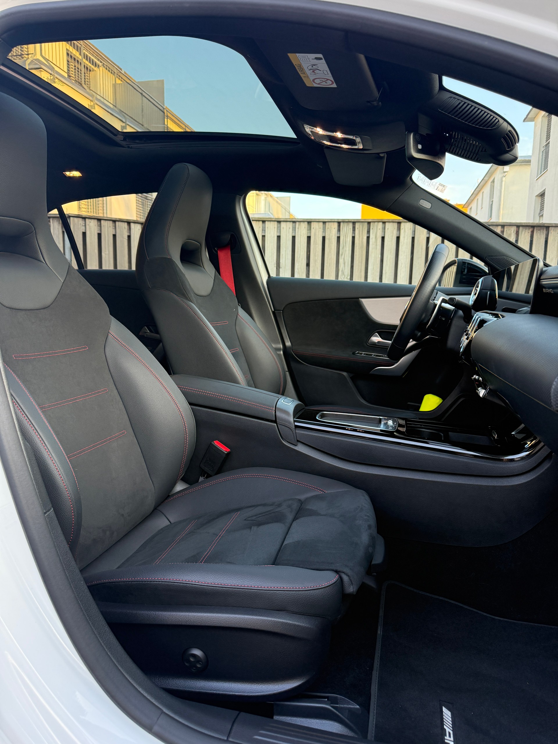 MERCEDES-BENZ A AMG 35 4MATIC 8G-DCT*EL. PANORAMA-GLASSCHIEBEDACH-image-13