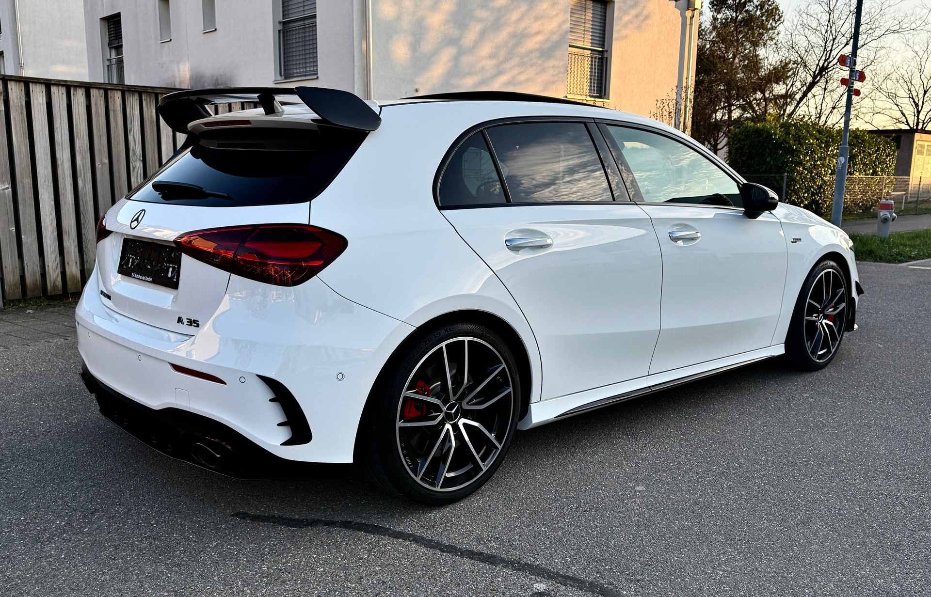 MERCEDES-BENZ A AMG 35 4MATIC 8G-DCT*EL. PANORAMA-GLASSCHIEBEDACH-image-6