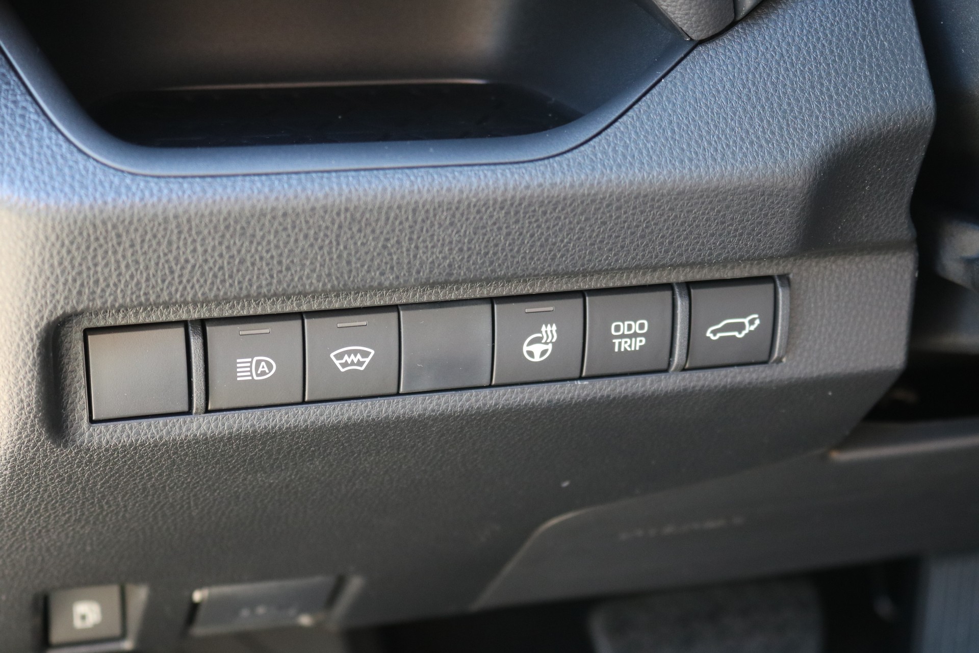 SUZUKI Across 2.5 Plug-in-Hybrid Compact Top-image-10