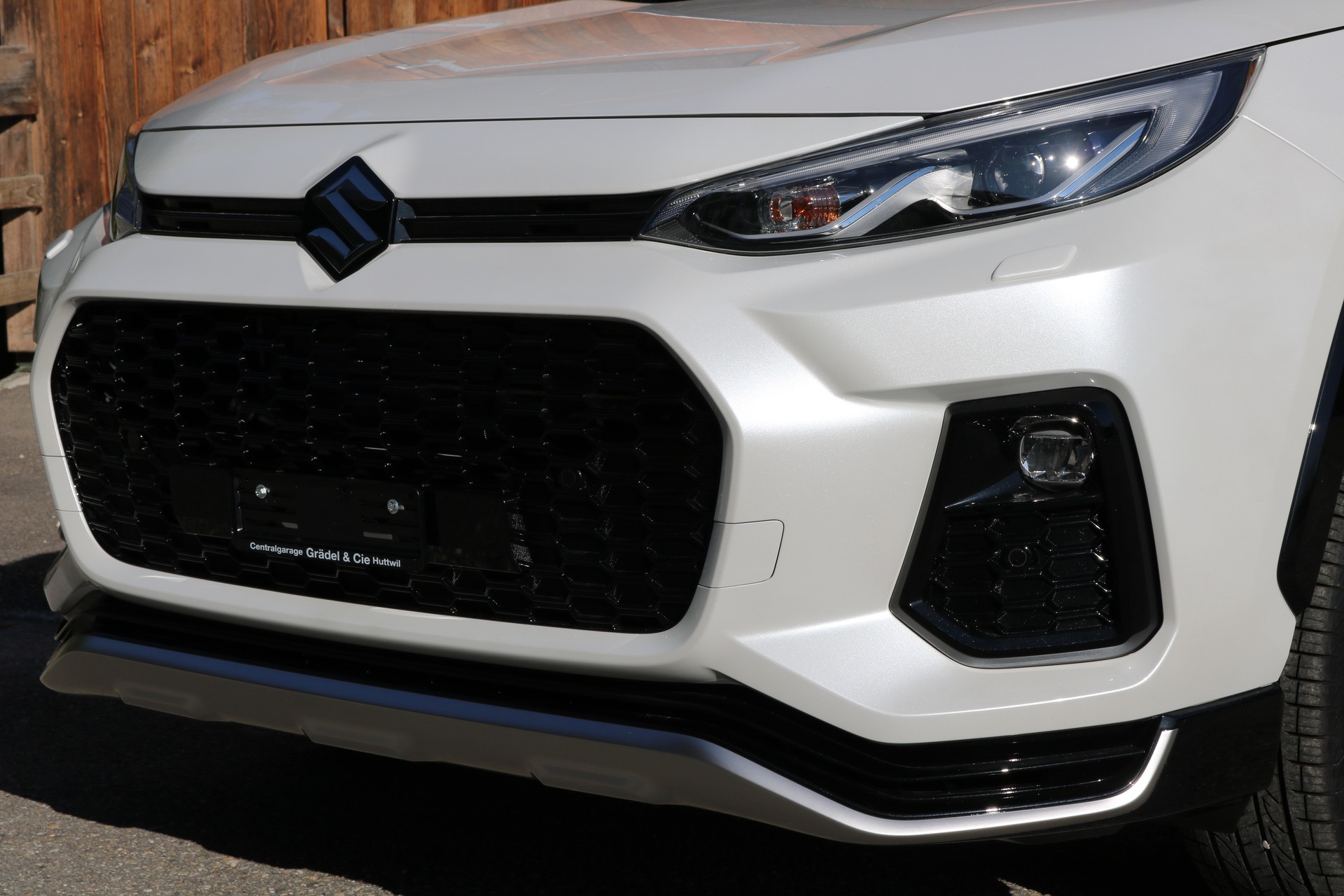 SUZUKI Across 2.5 Plug-in-Hybrid Compact Top-image-14