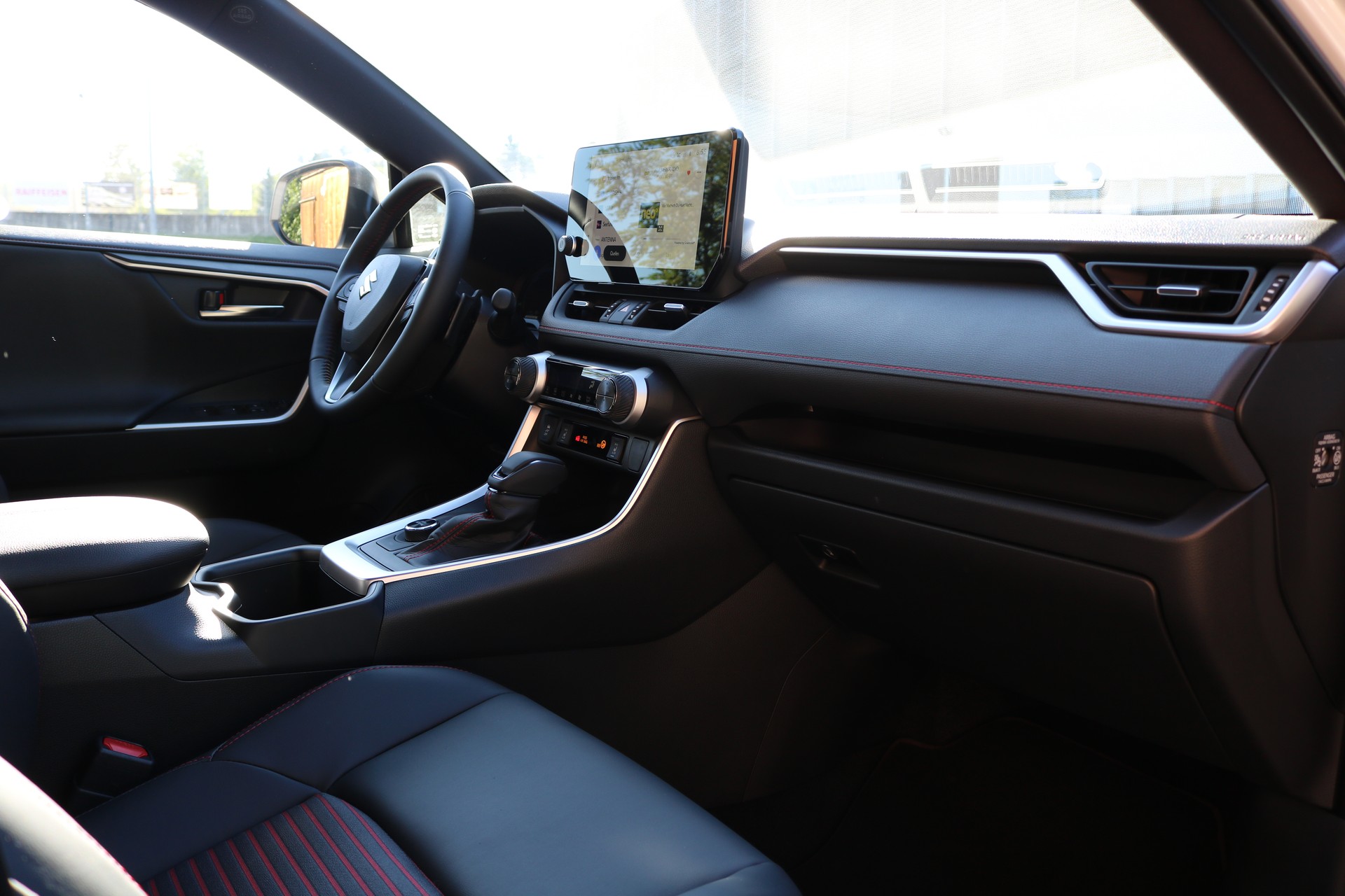 SUZUKI Across 2.5 Plug-in-Hybrid Compact Top-image-11