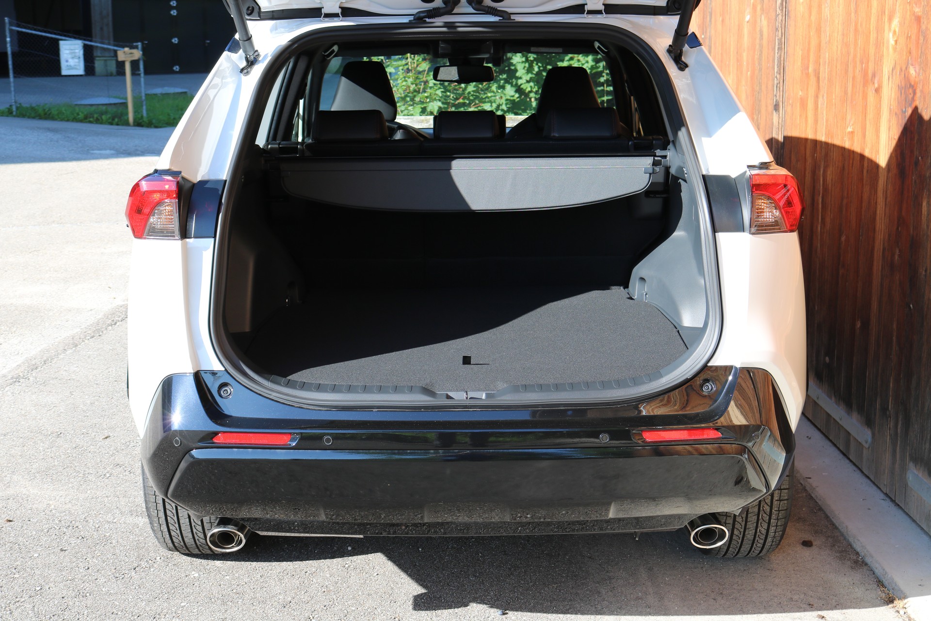 SUZUKI Across 2.5 Plug-in-Hybrid Compact Top-image-13