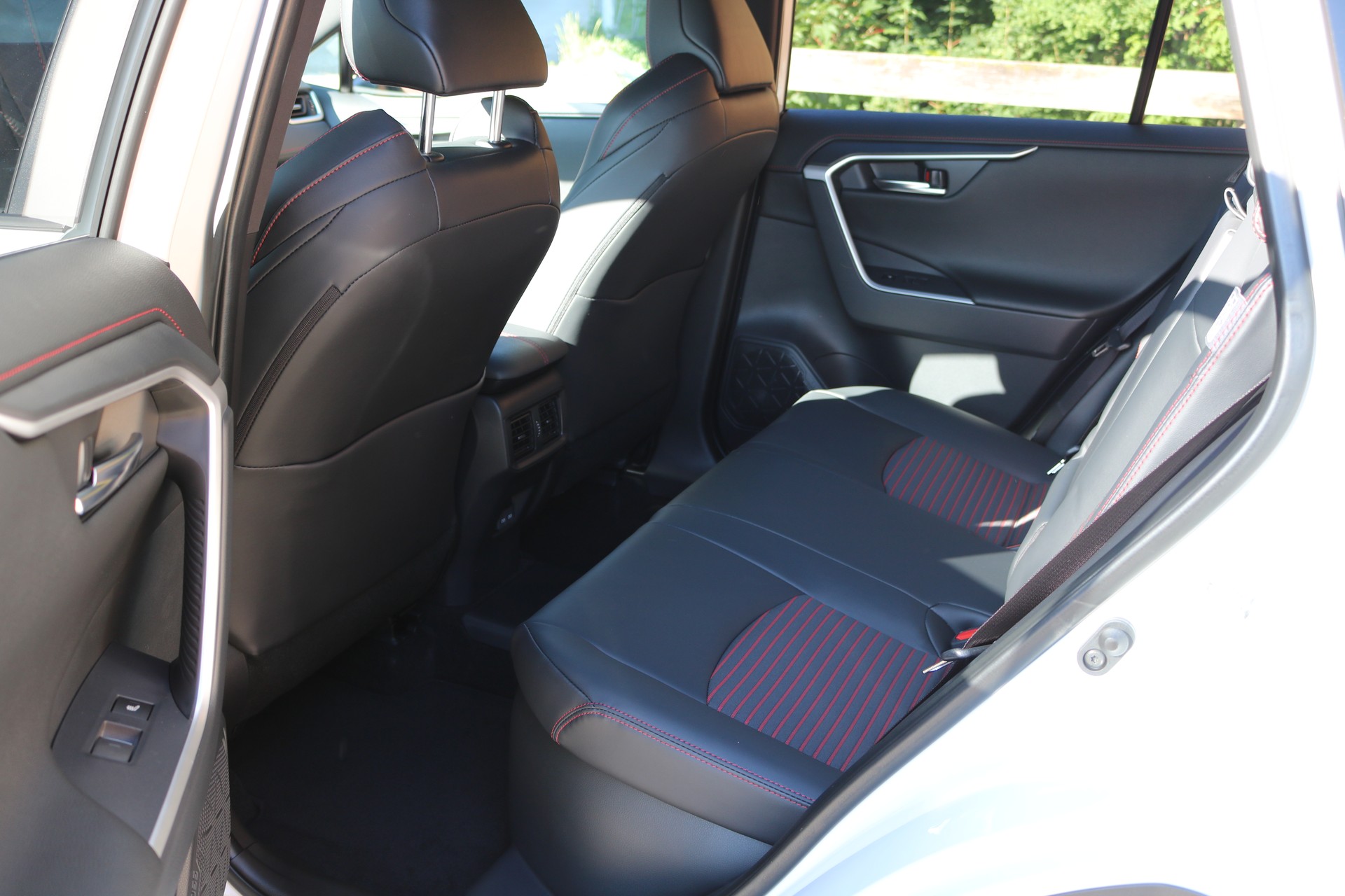 SUZUKI Across 2.5 Plug-in-Hybrid Compact Top-image-12