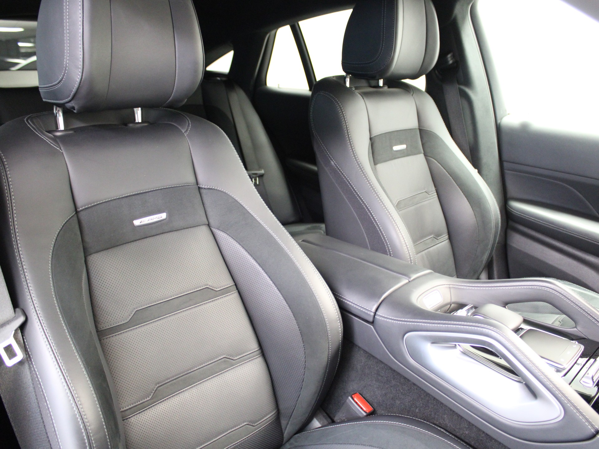MERCEDES-BENZ GLE Coupé 53 AMG 4Matic+ Speedshift-image-6