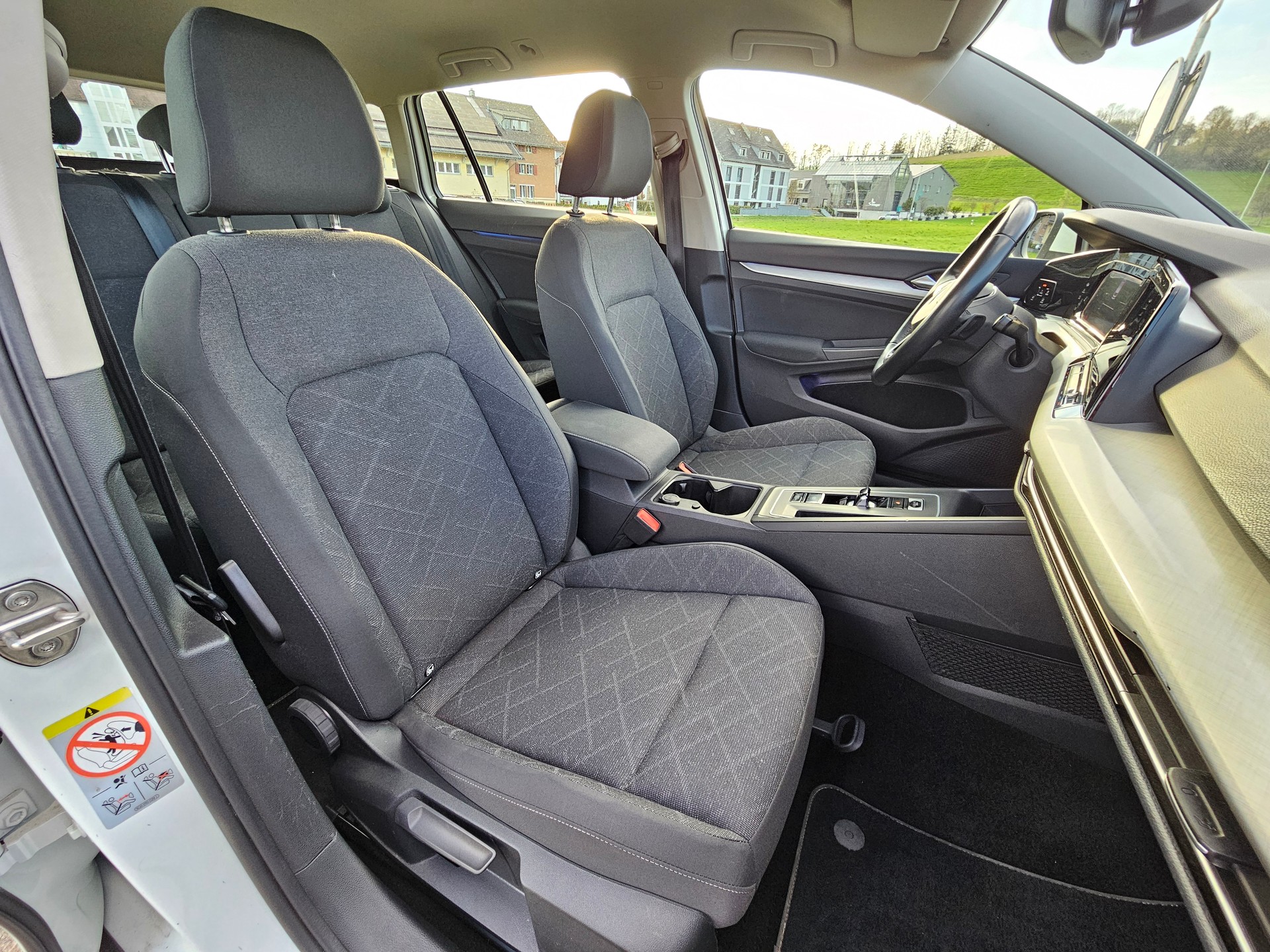 VW Golf Variant 2.0 TDI Life DSG-image-12