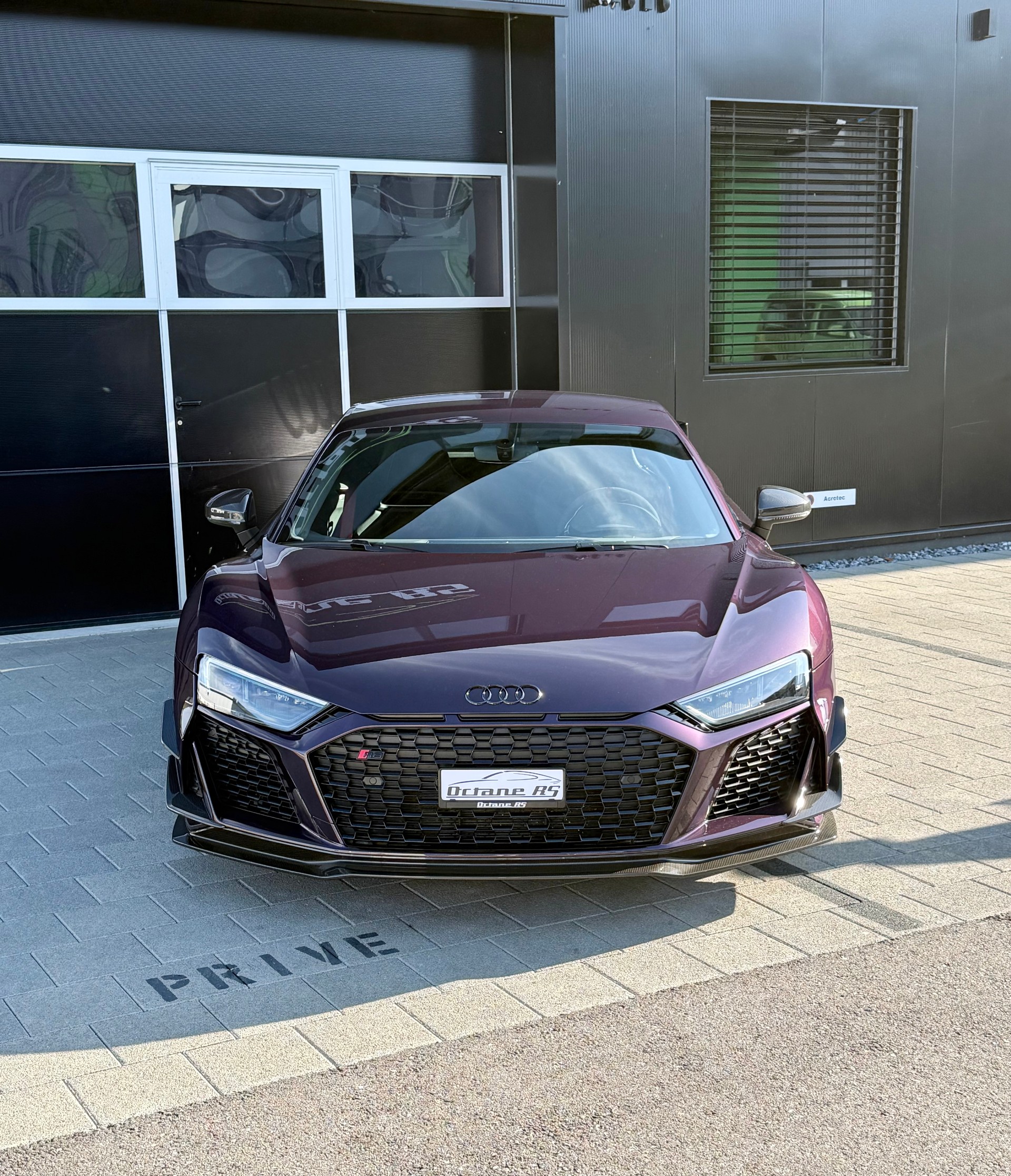 AUDI R8 Coupé GT RWD S-Tronic-image-11