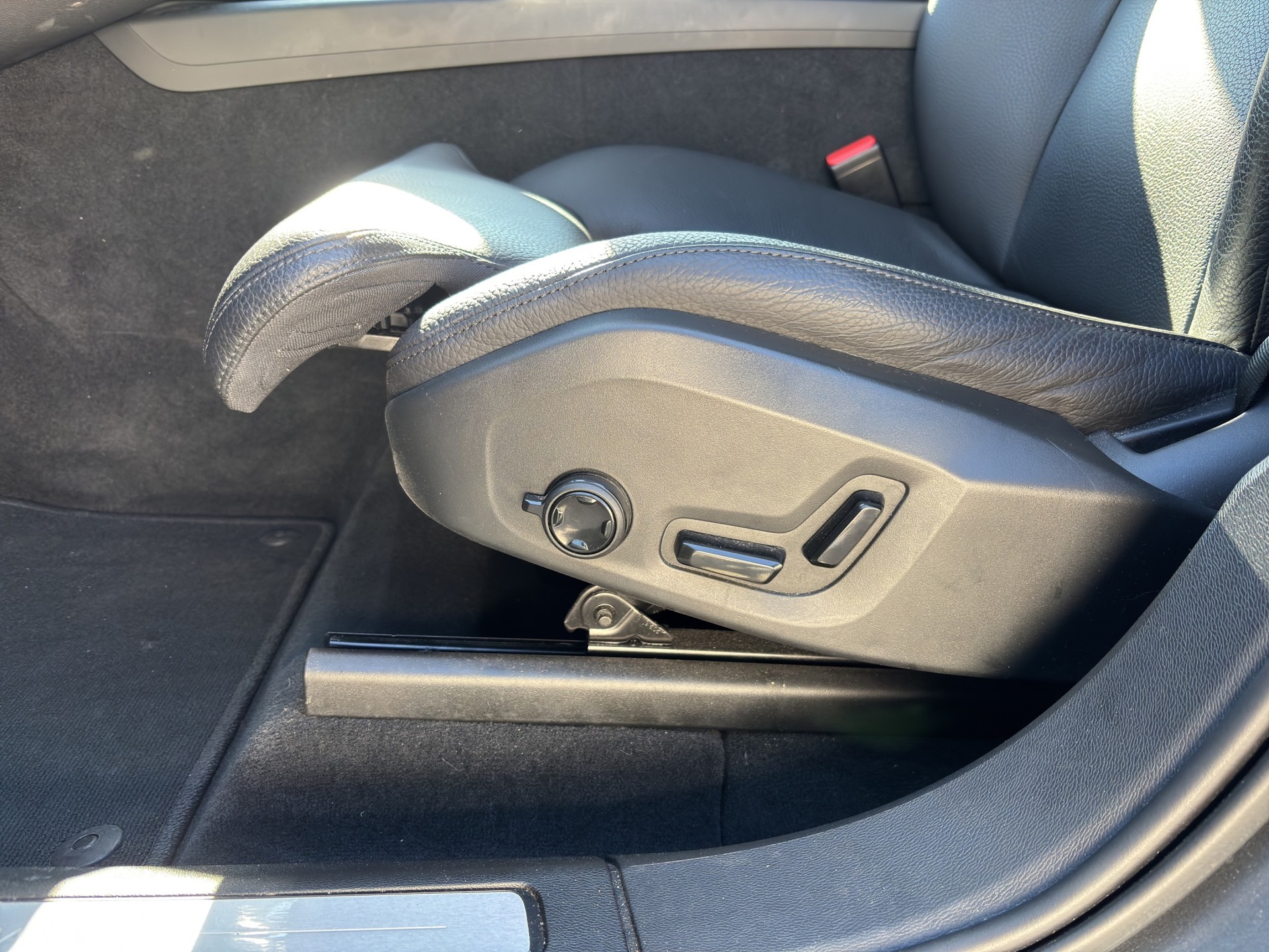 VOLVO XC60 T8 eAWD Inscription Expression Geartronic-image-18