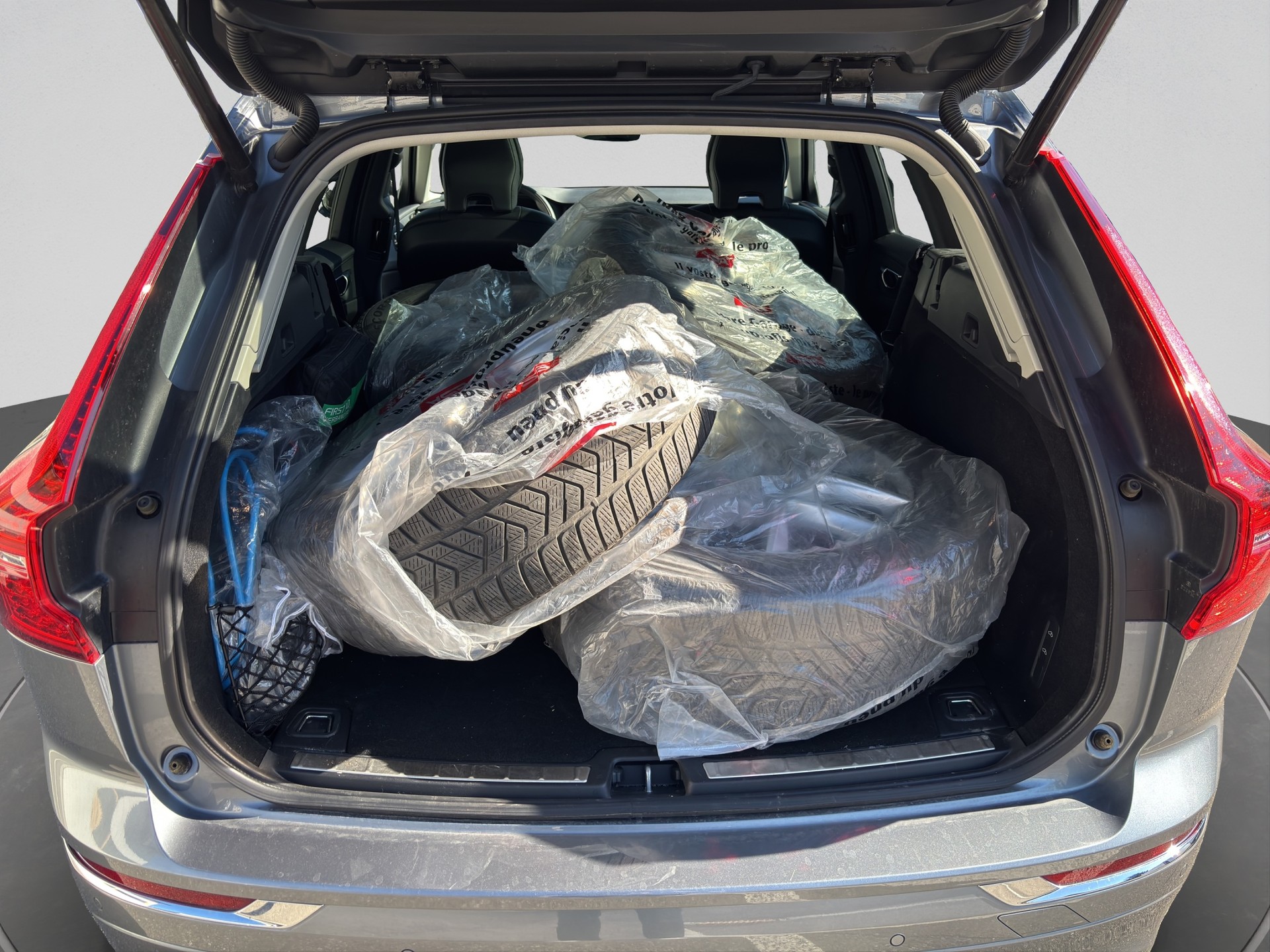 VOLVO XC60 T8 eAWD Inscription Expression Geartronic-image-14