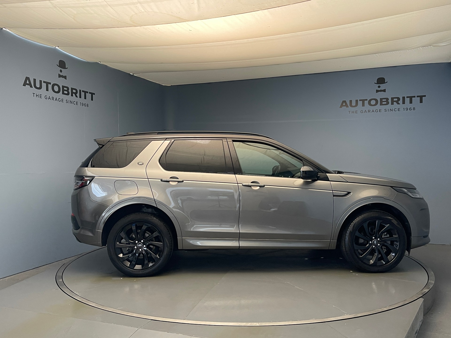 LAND ROVER Discovery Sport 2.0 Si4 R-Dynamic SE-showroom-element-2