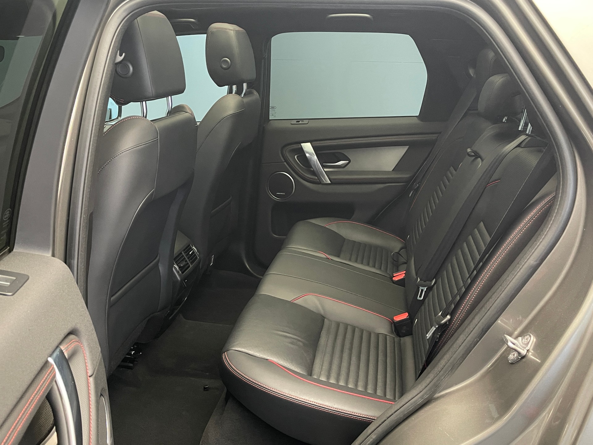 LAND ROVER Discovery Sport 2.0 Si4 R-Dynamic SE-image-10